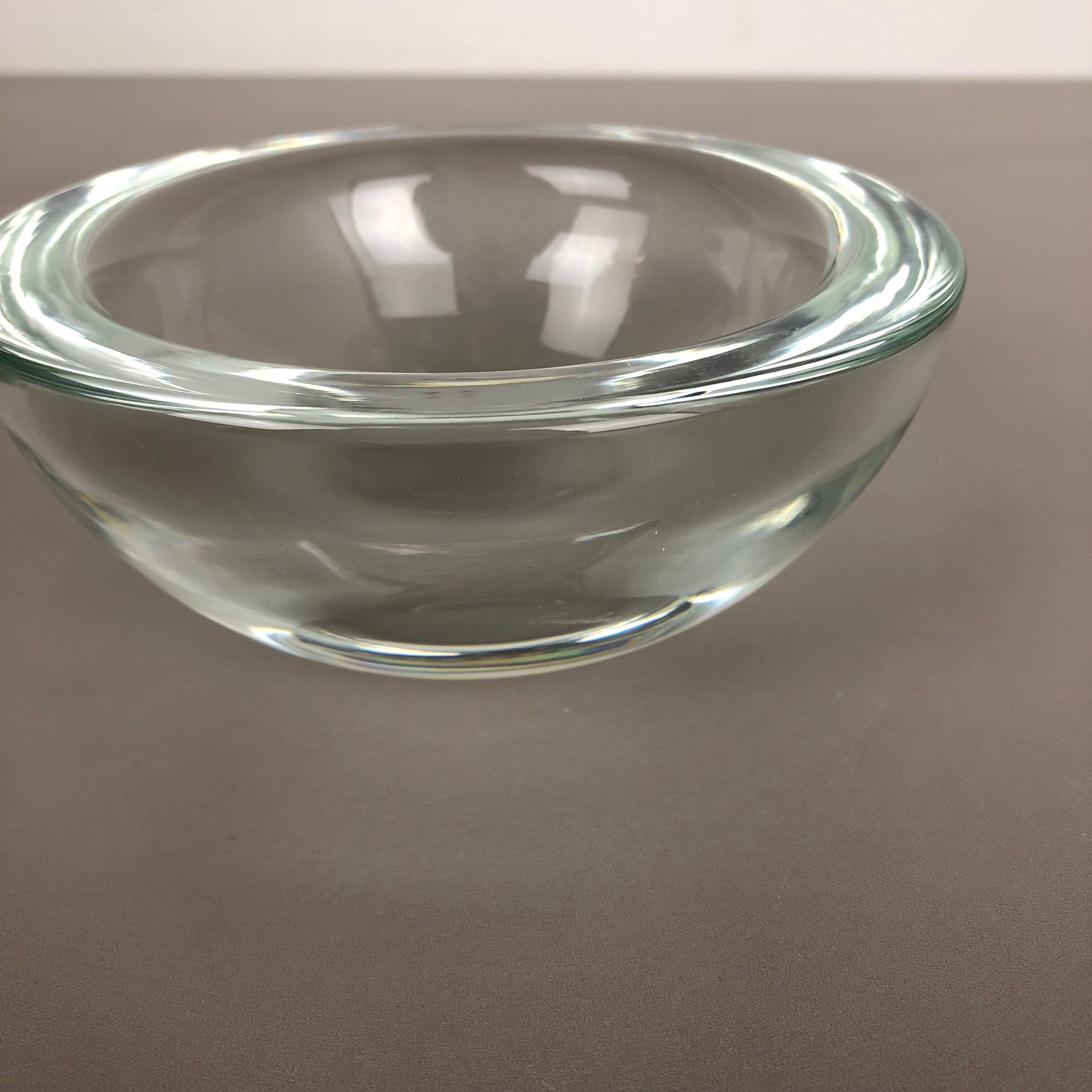 Murano heavy clear glass shell bowl, by Gino Cenedese Italy, 1960