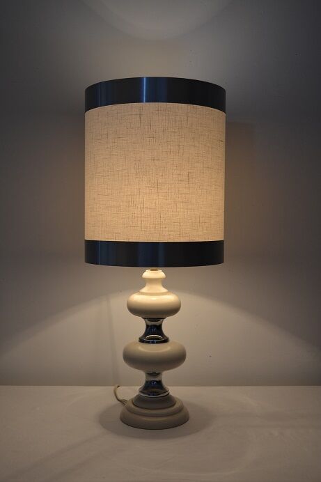 Seventies vintage lay lamp