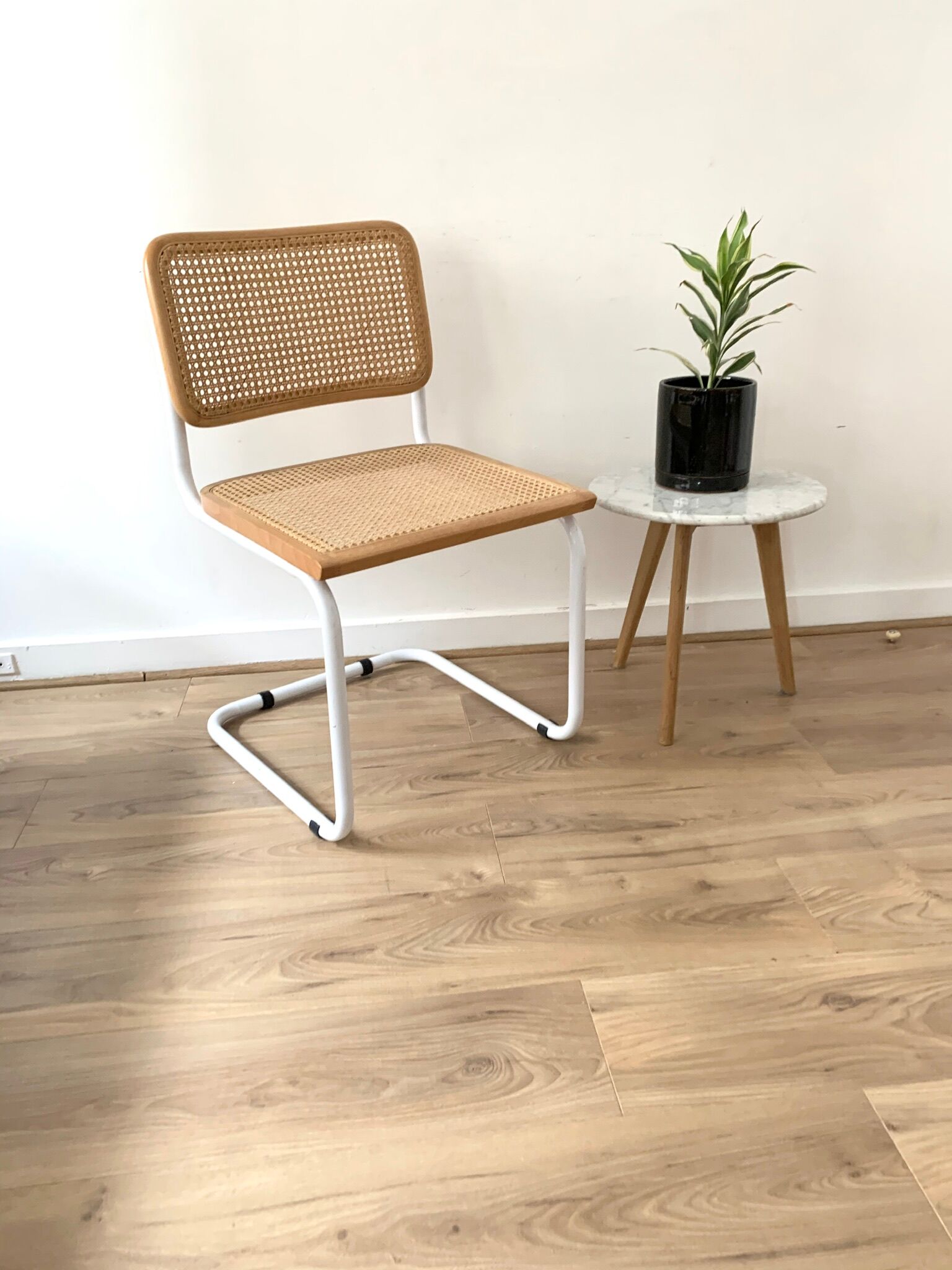 Marcel Breuer chair cesca B32 white
