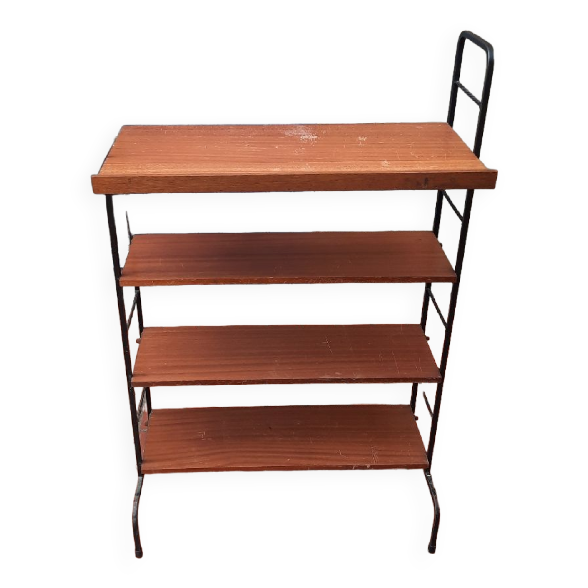 Shelf on foot