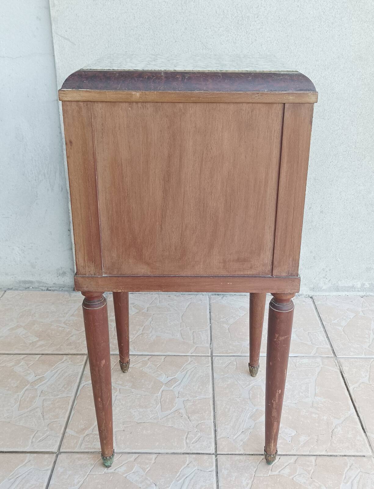 Louis XVI Nightstand in Thuya Burl