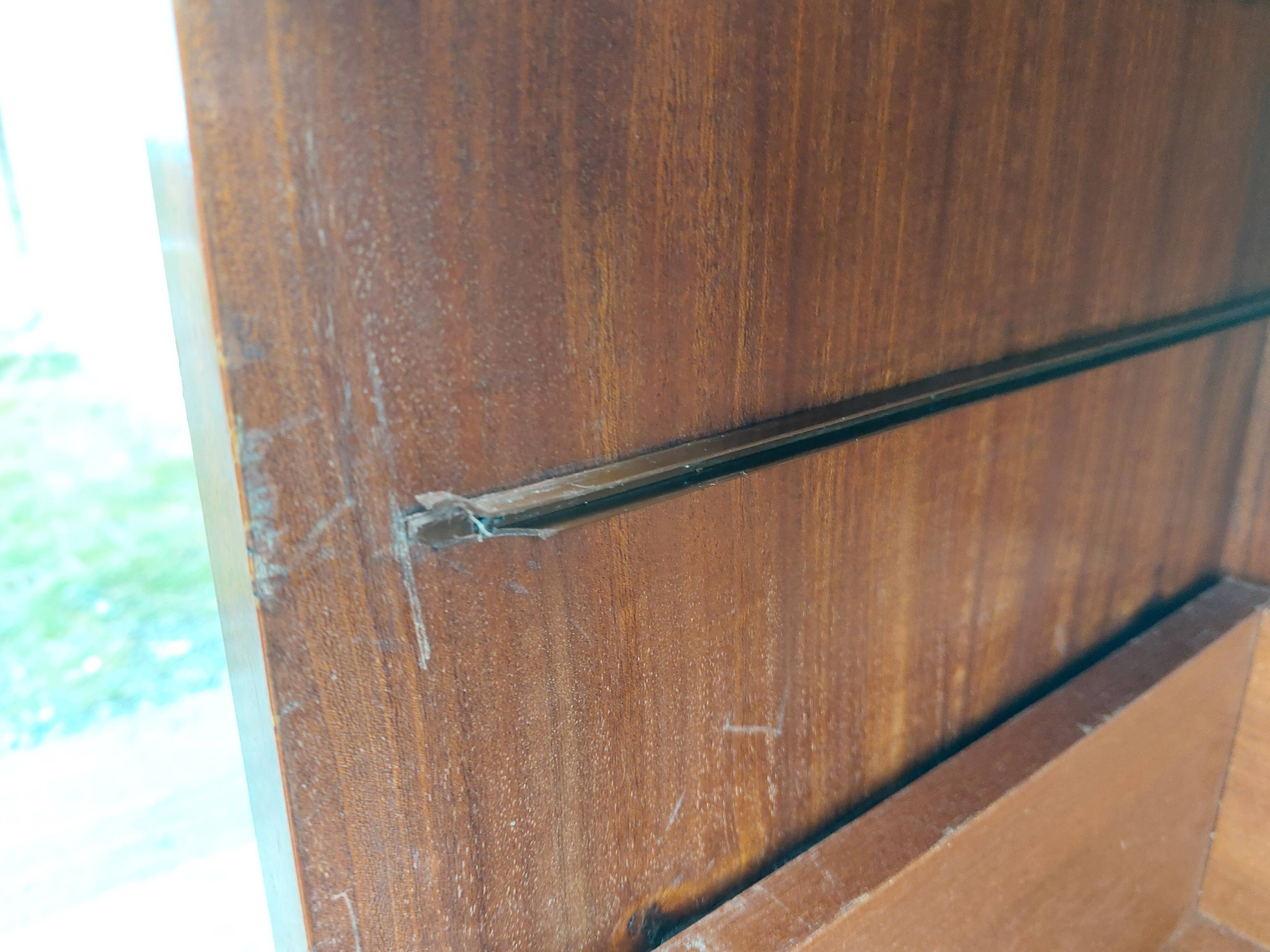 Vintage tapered leg chest of drawers