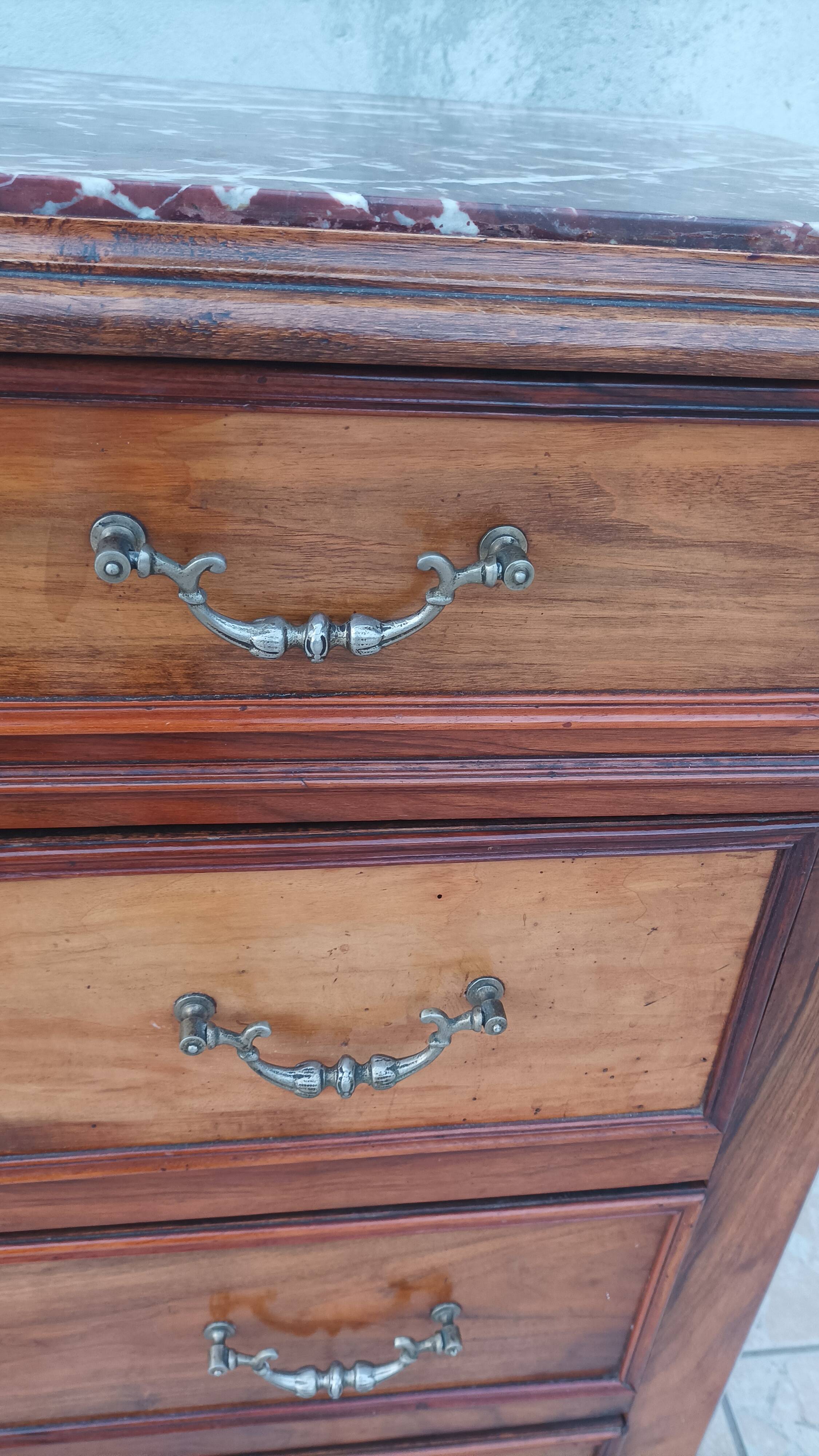 Commode Louis Philippe en noyer