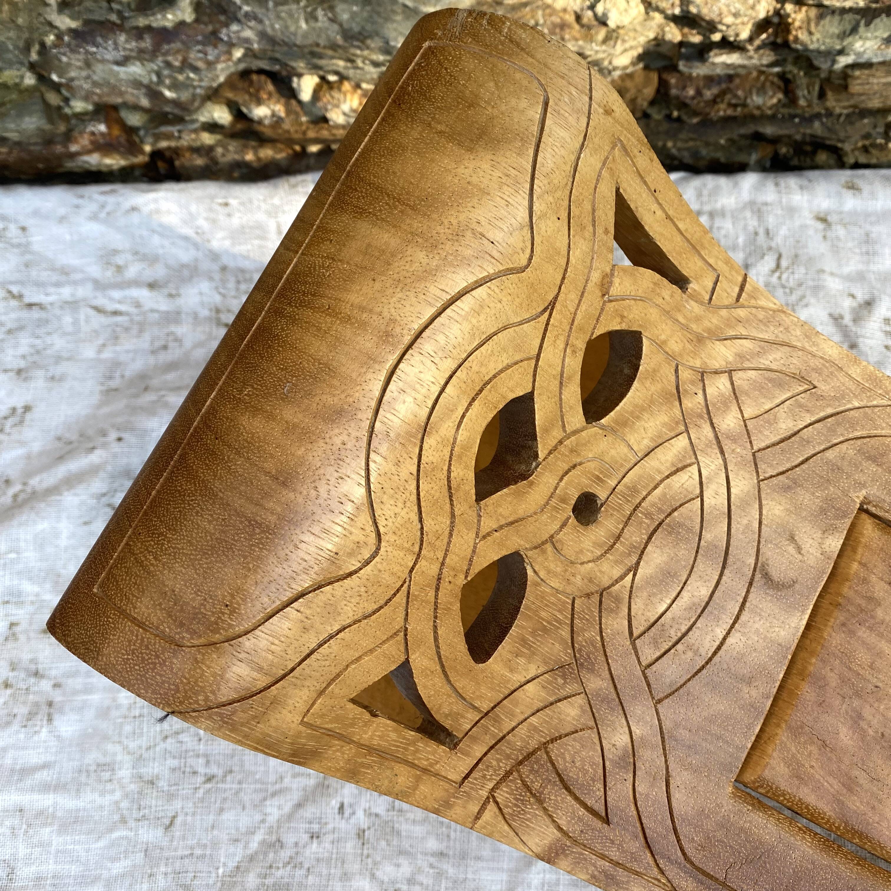 Carved folding stool, Saramaca craftsmanship (Guyana)