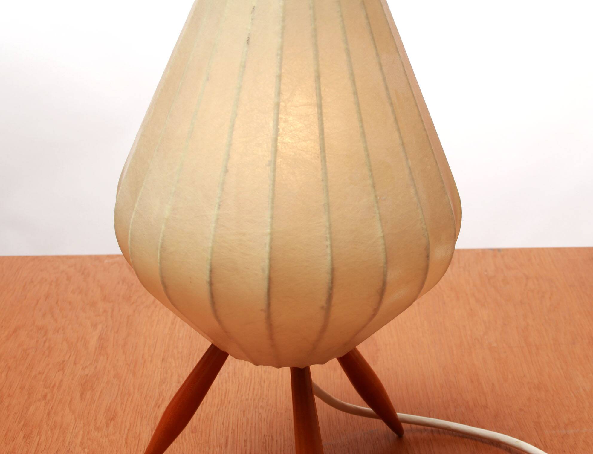1950s tablelamp in cherrywood and cocoon shape