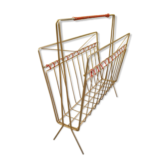 Scoubidou magazine holder