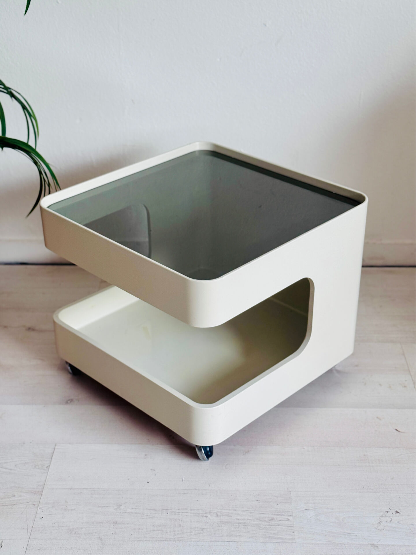 Vintage space age trolley coffee table Opal Mōbel 1970’s