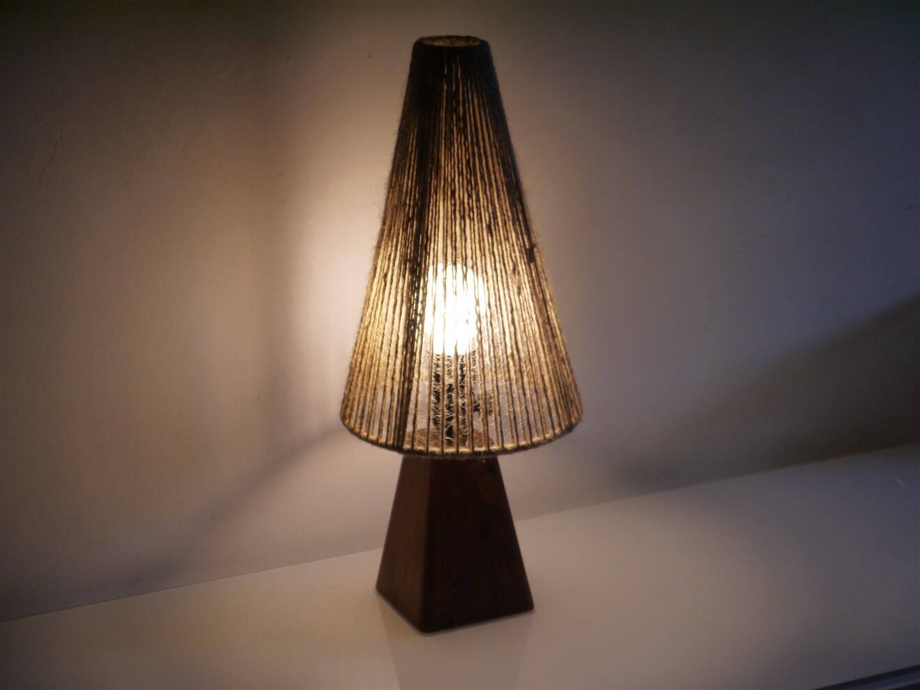 Scandinavian lamp in wood and rope, 1960
