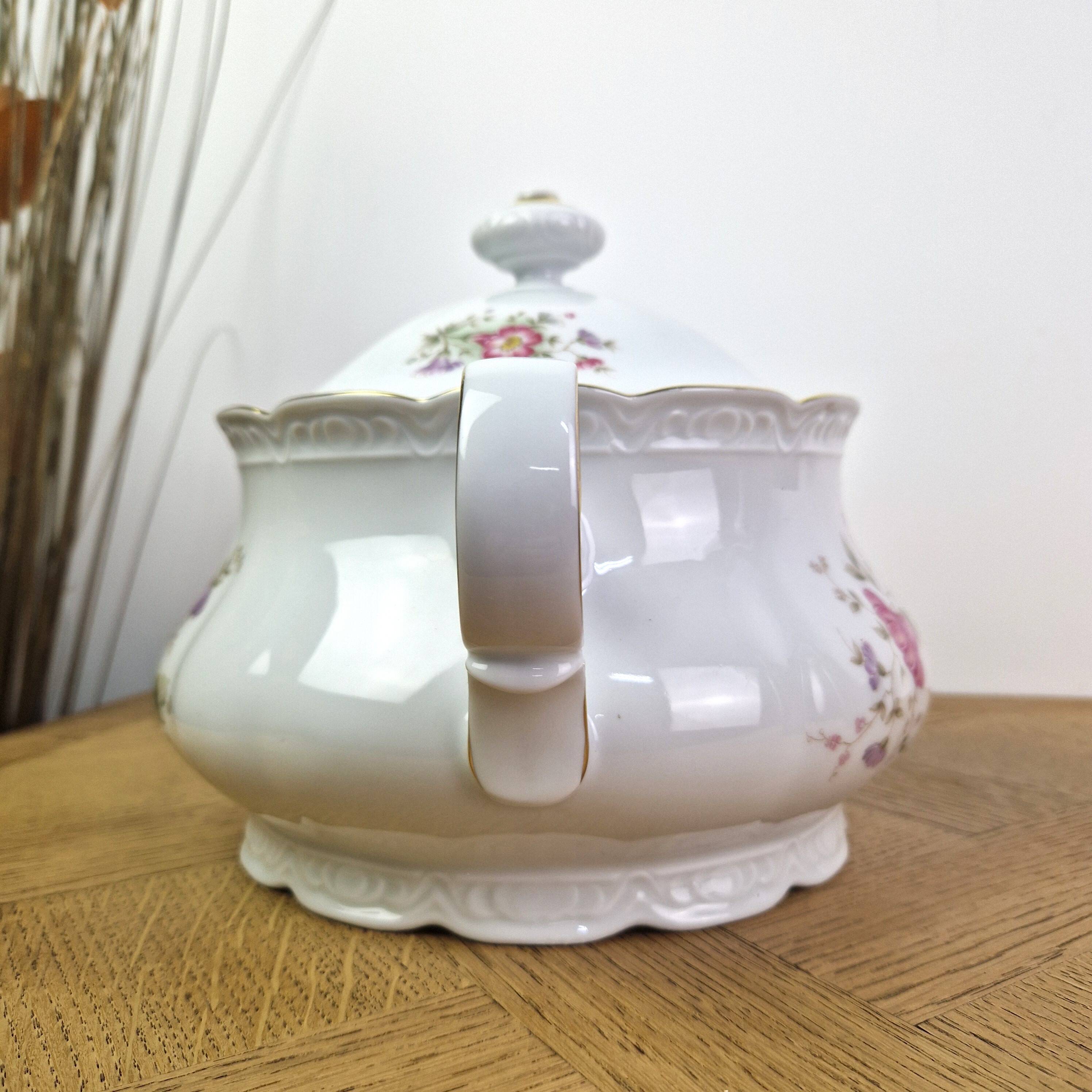 Vintage Mitterteich Bavaria soup tureen in porcelain with floral decoration.