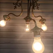 Antique 19th-century chandelier with 4 lights in gilded bronze, Napoleon III style - in working condition.