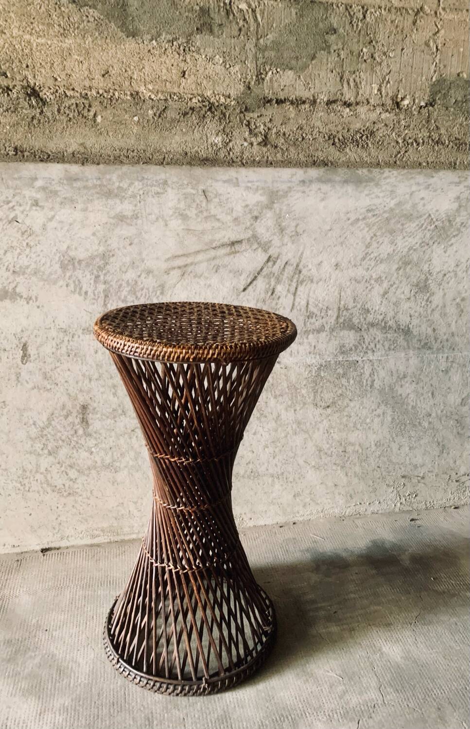 Vintage rattan saddle in “Diabolo” format