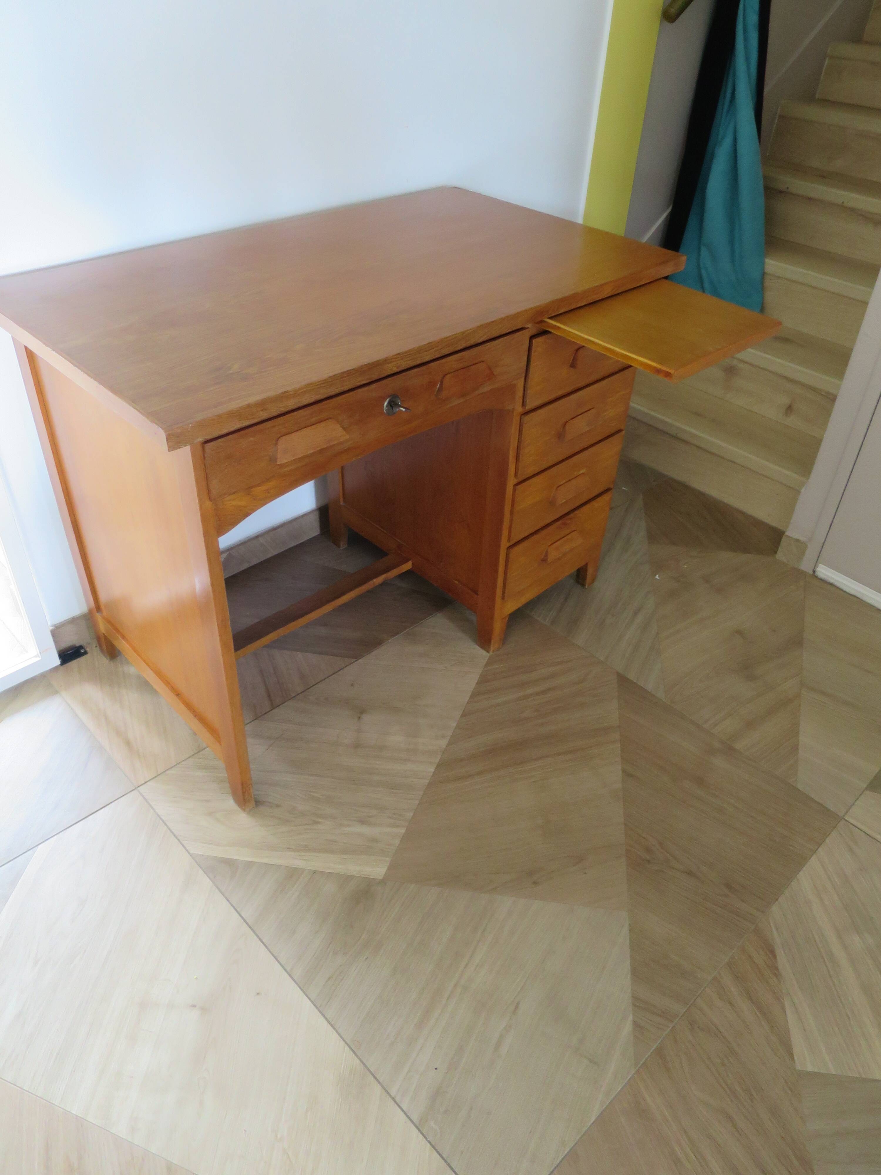 Vintage modernist desk - 5 drawers - shelf - 1950s - closure mechanism
