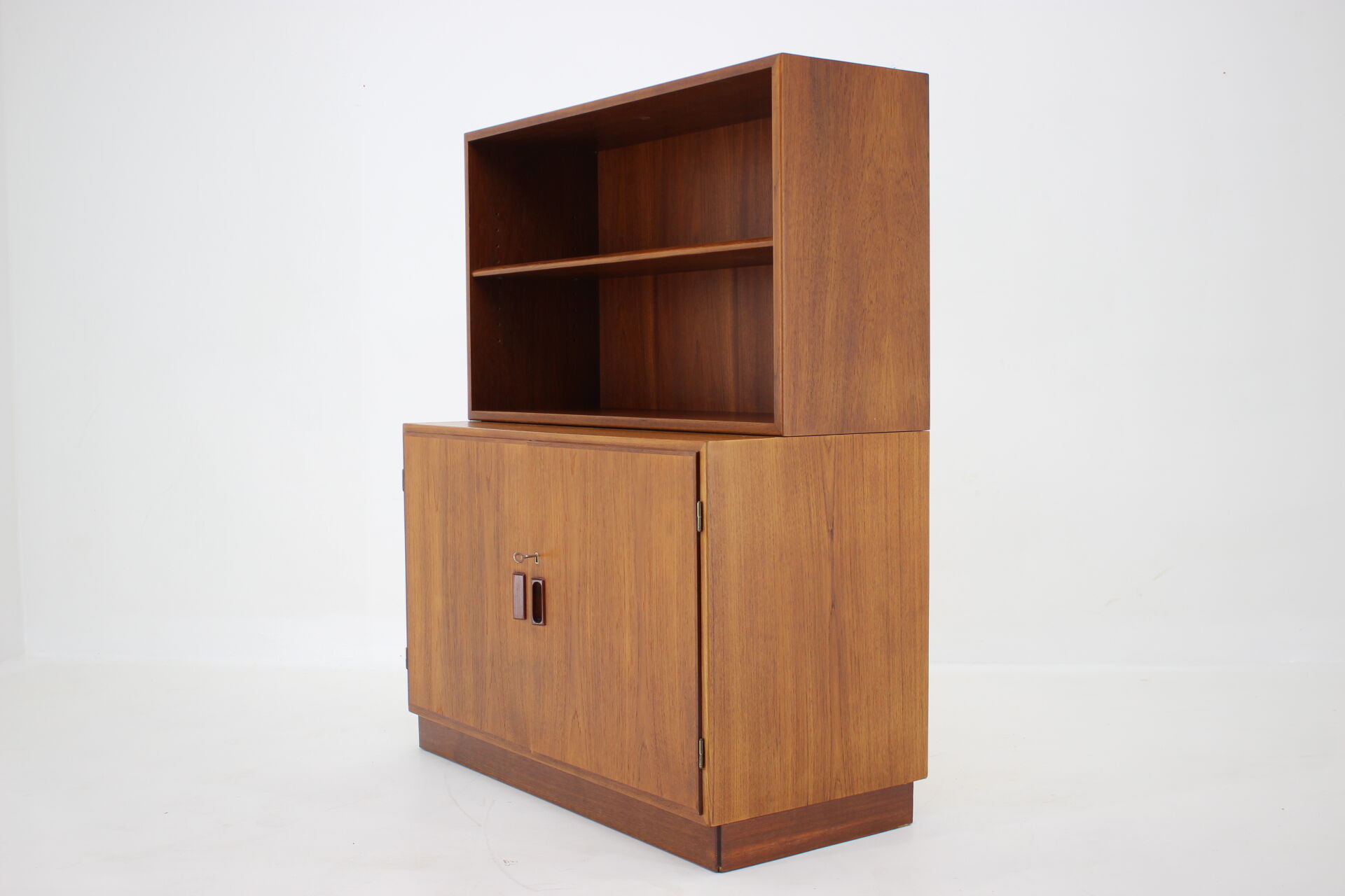 Danish teak bookcase by Børge Mogensen published by Soborg Möbler 1960s, Denmark