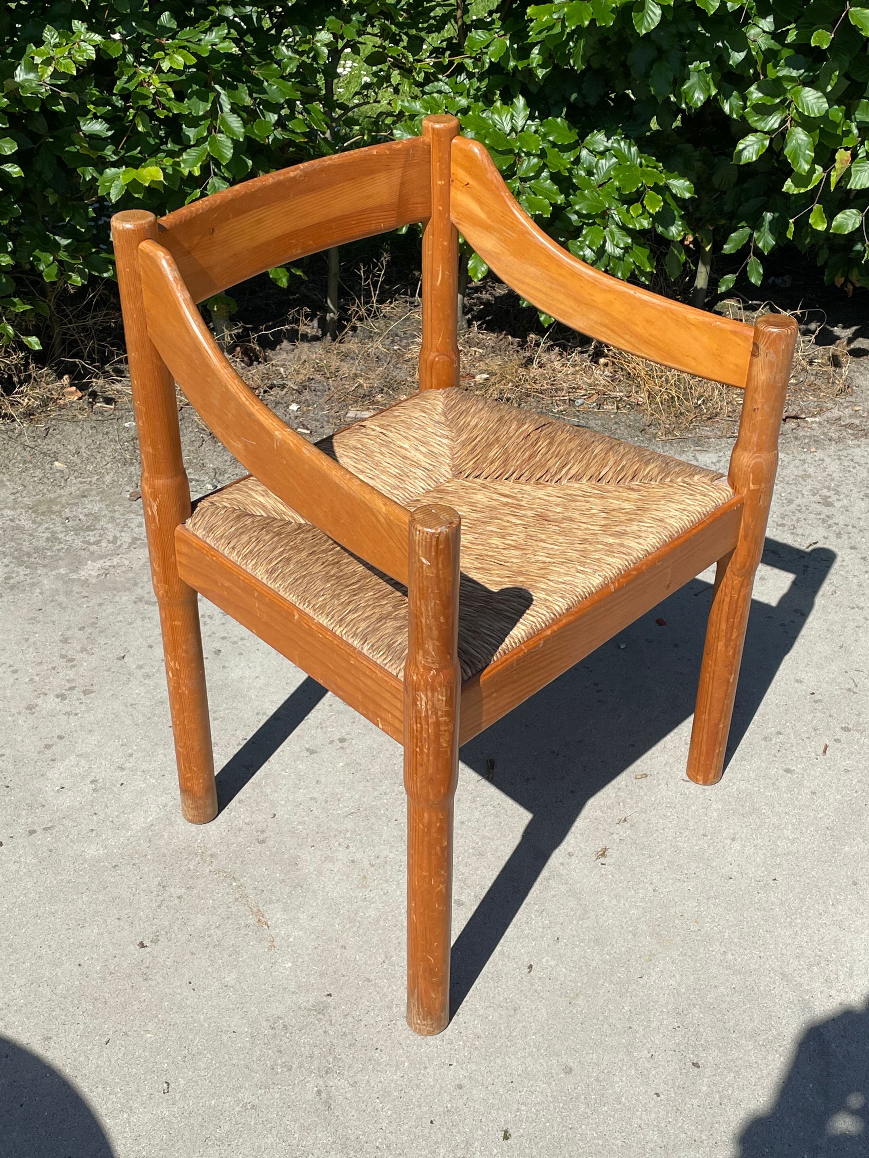 Carimate modèle 892 Vico Magistretti pour Cassina