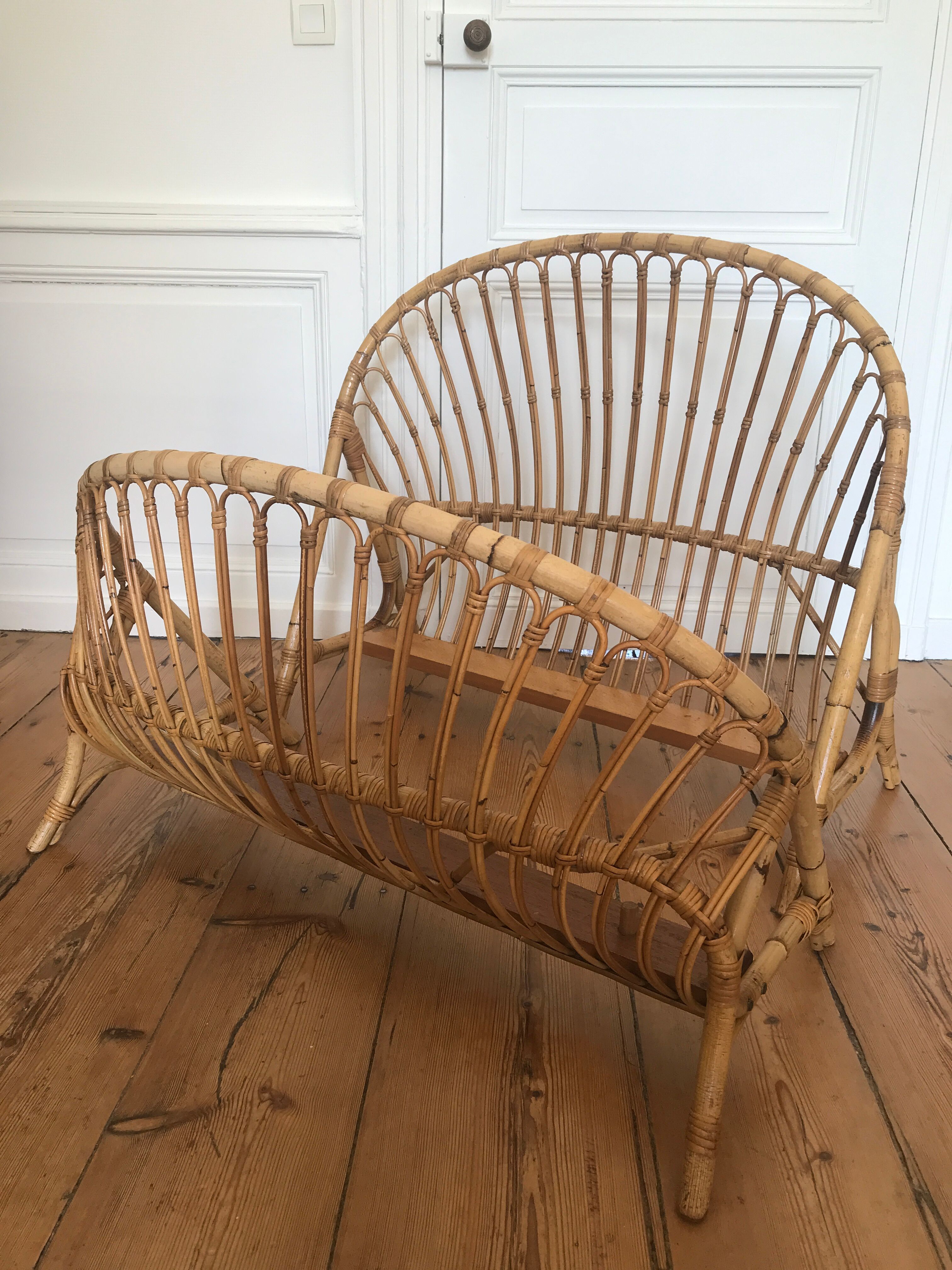 Rattan basket bed