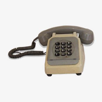 Former Wire Phone at S63 Keys with Addel Listener