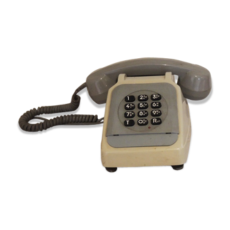 Former Wire Phone at S63 Keys with Addel Listener