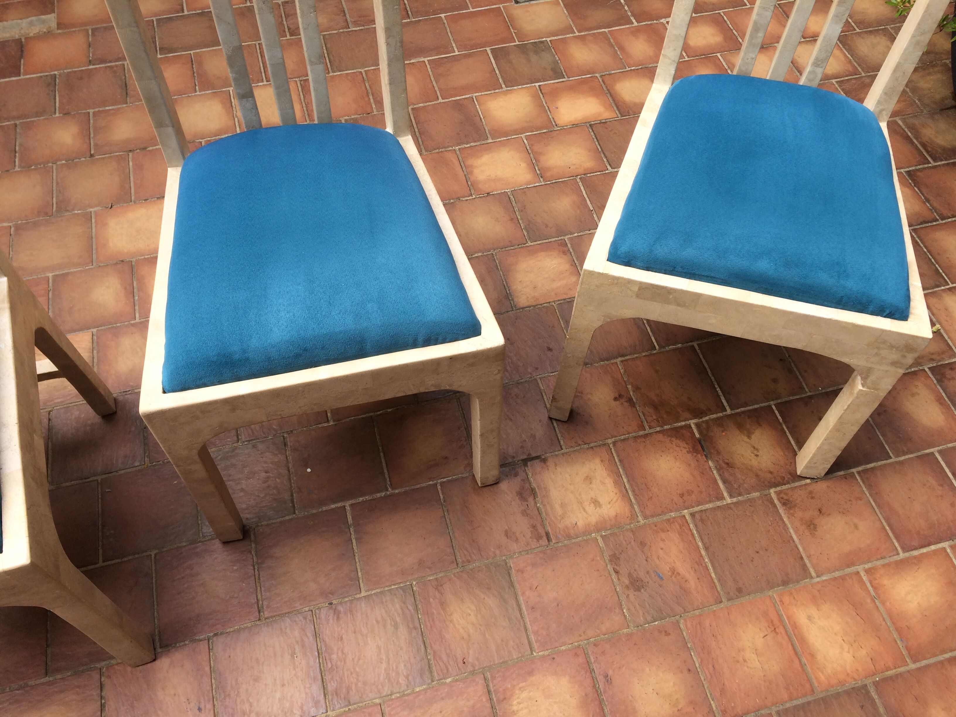 Chaises vintage et design en marbre blanc