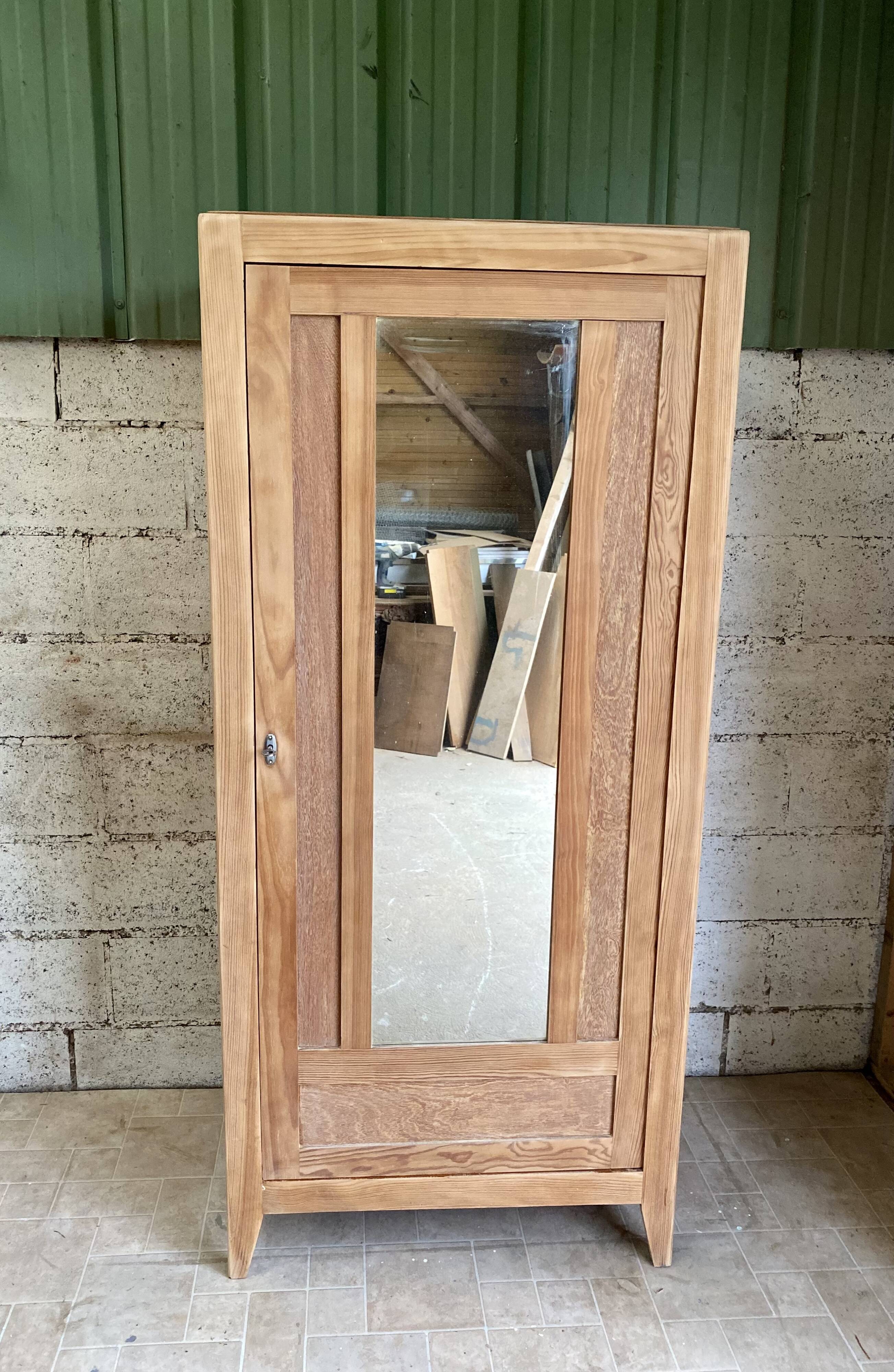 Parisian wardrobe / hosiery