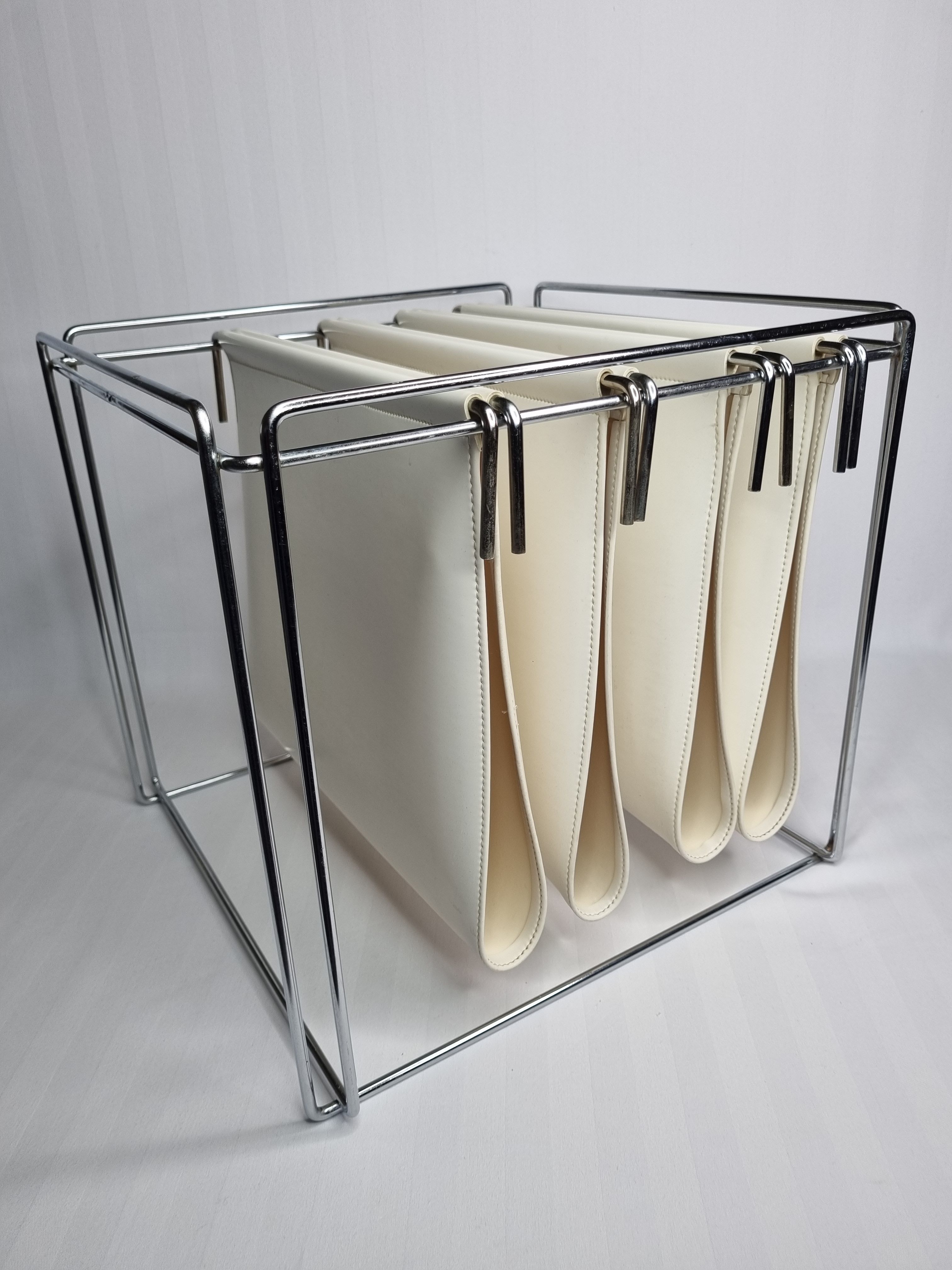 Magazine holder design Gerard Rignault, édité par Group S.A, années 70