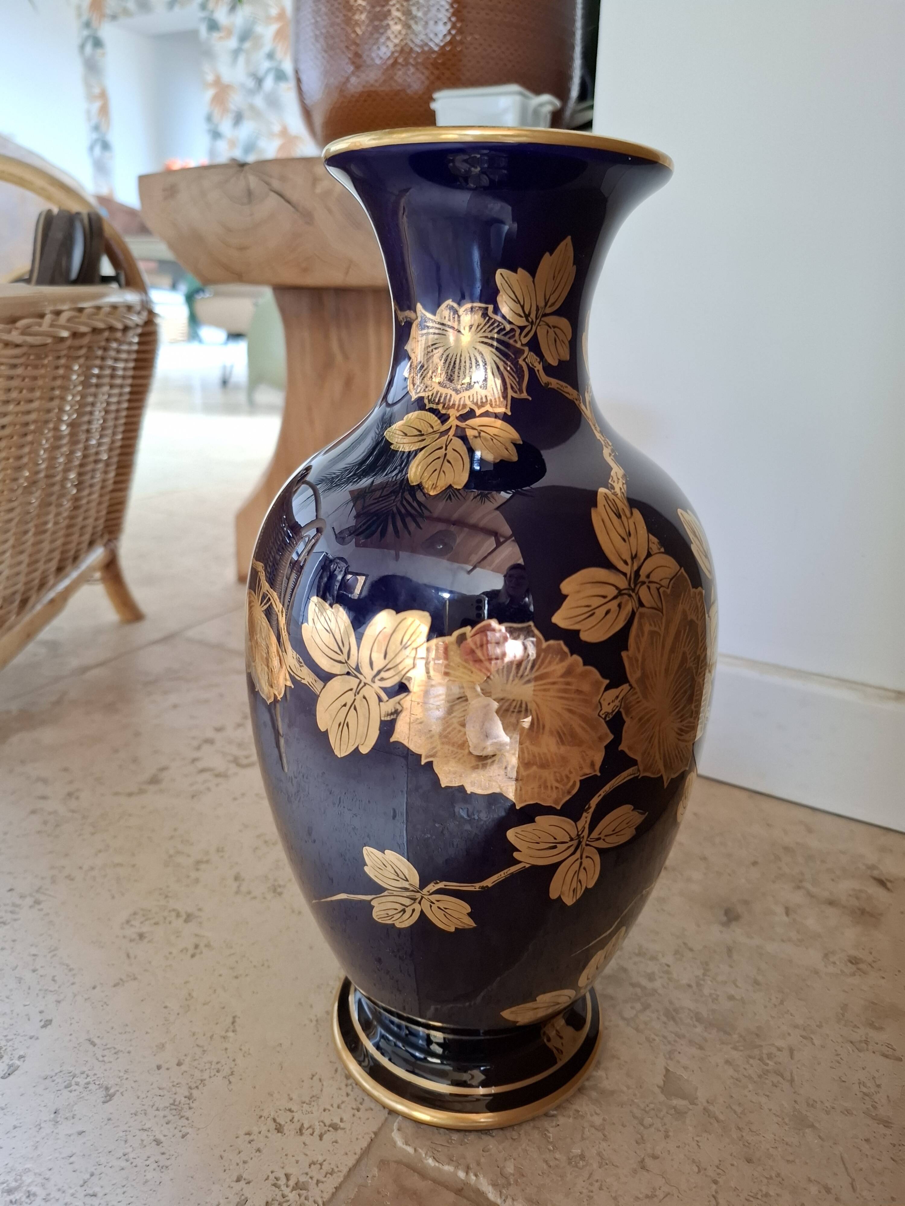 Blue vase from Tours, signed Gustave Asch, Sainte Radegonde