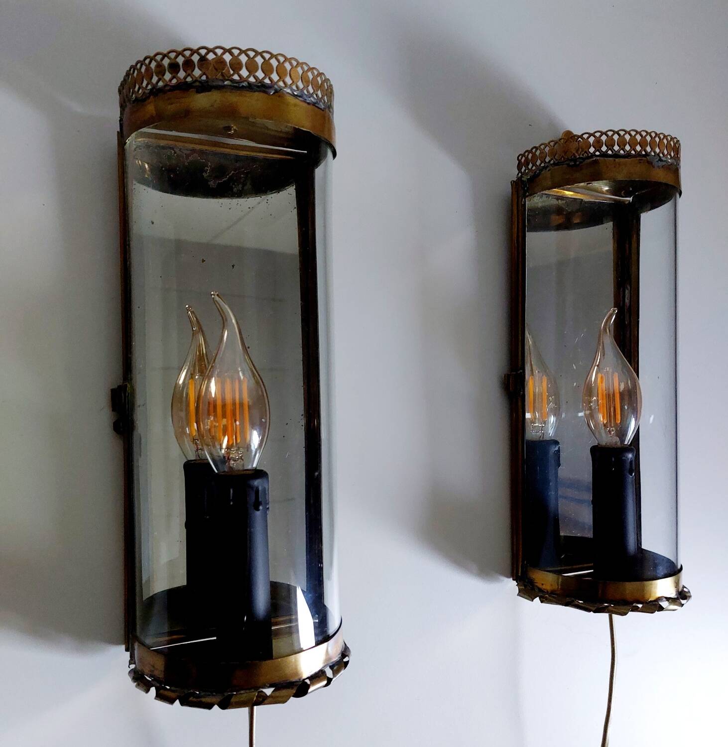 Paire d'appliques anciennes en laiton