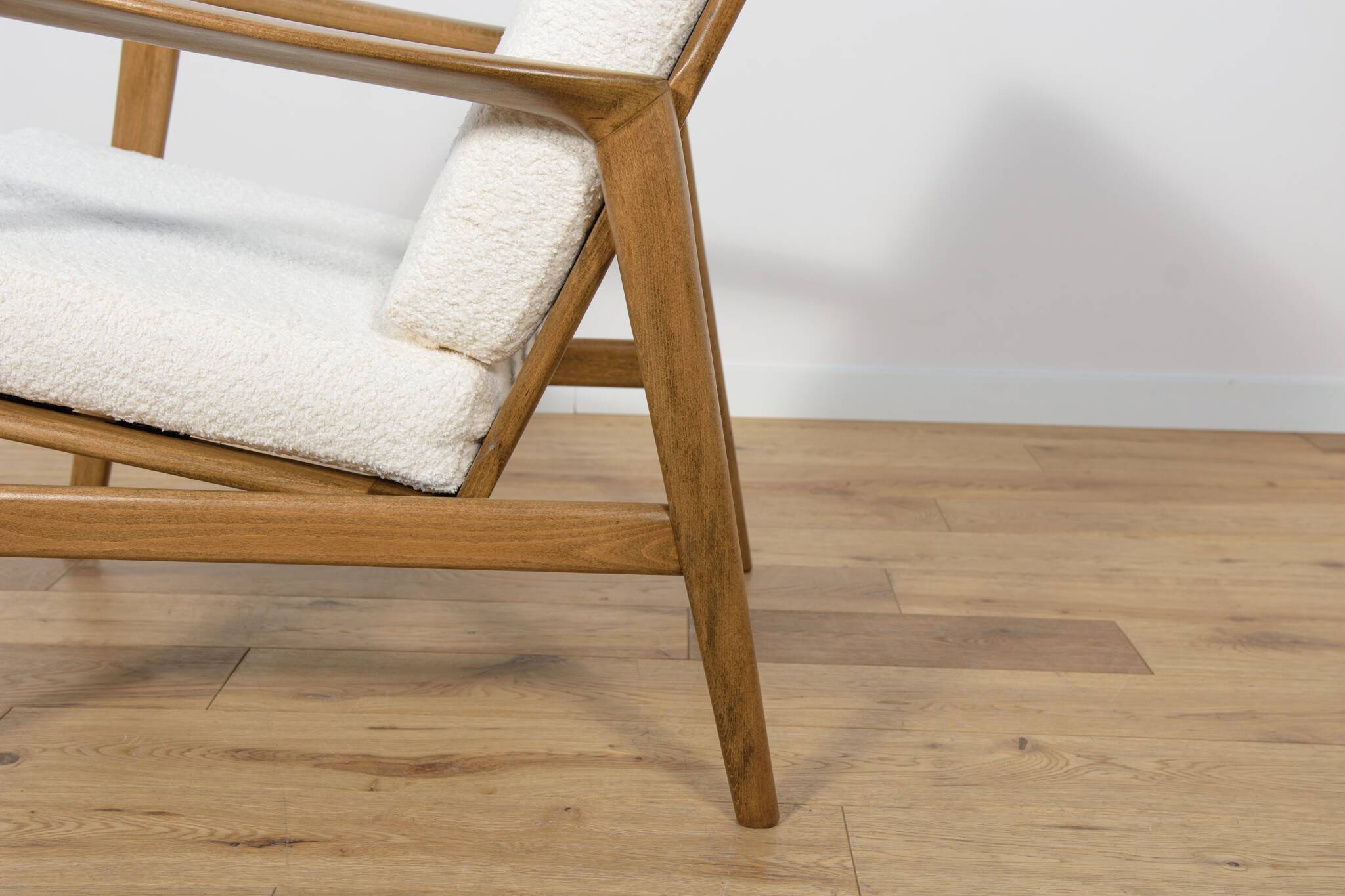 Mid-Century Model 300-139 Armchair from Swarzędz Factory, 1960s