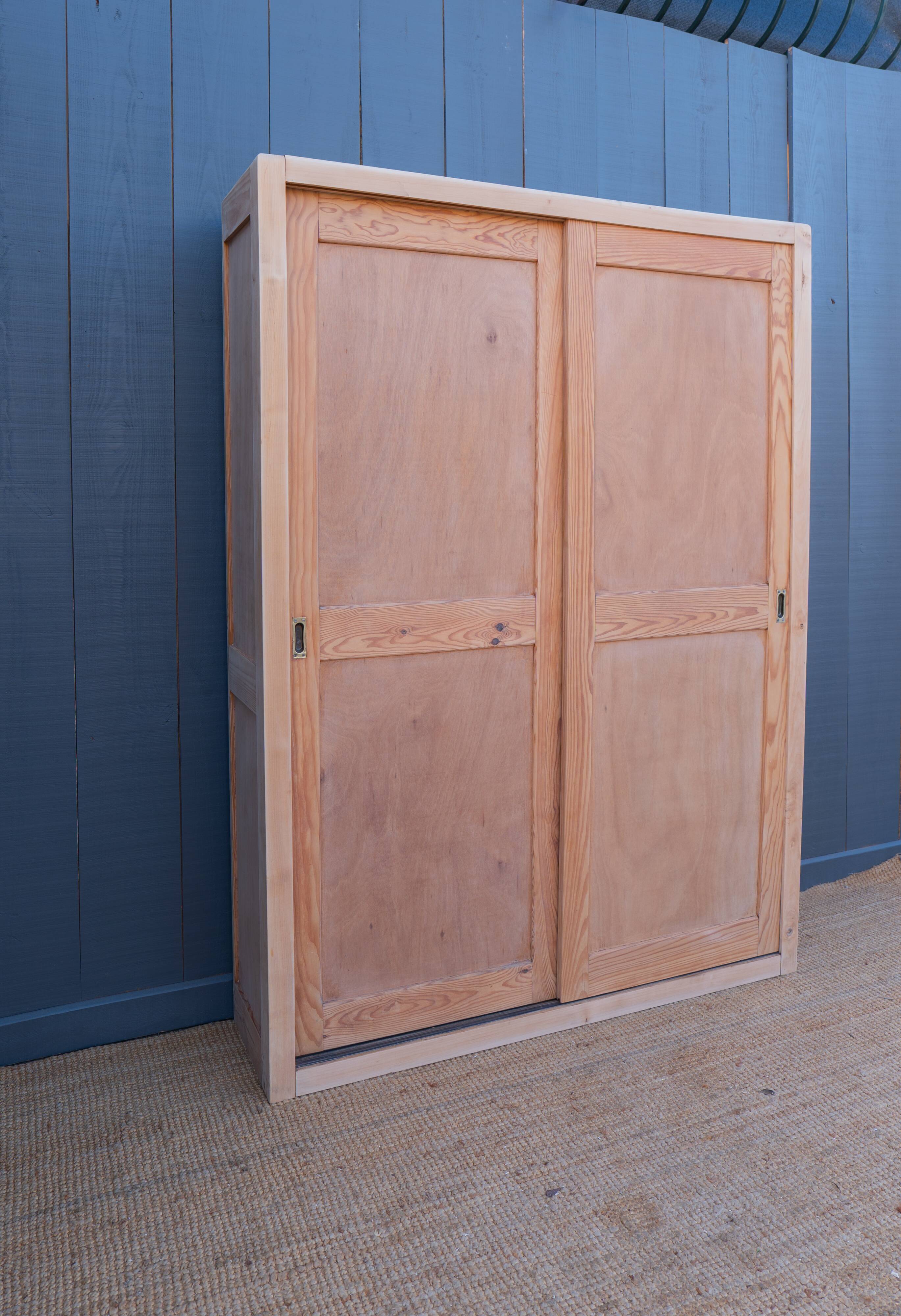 Sliding door wardrobe