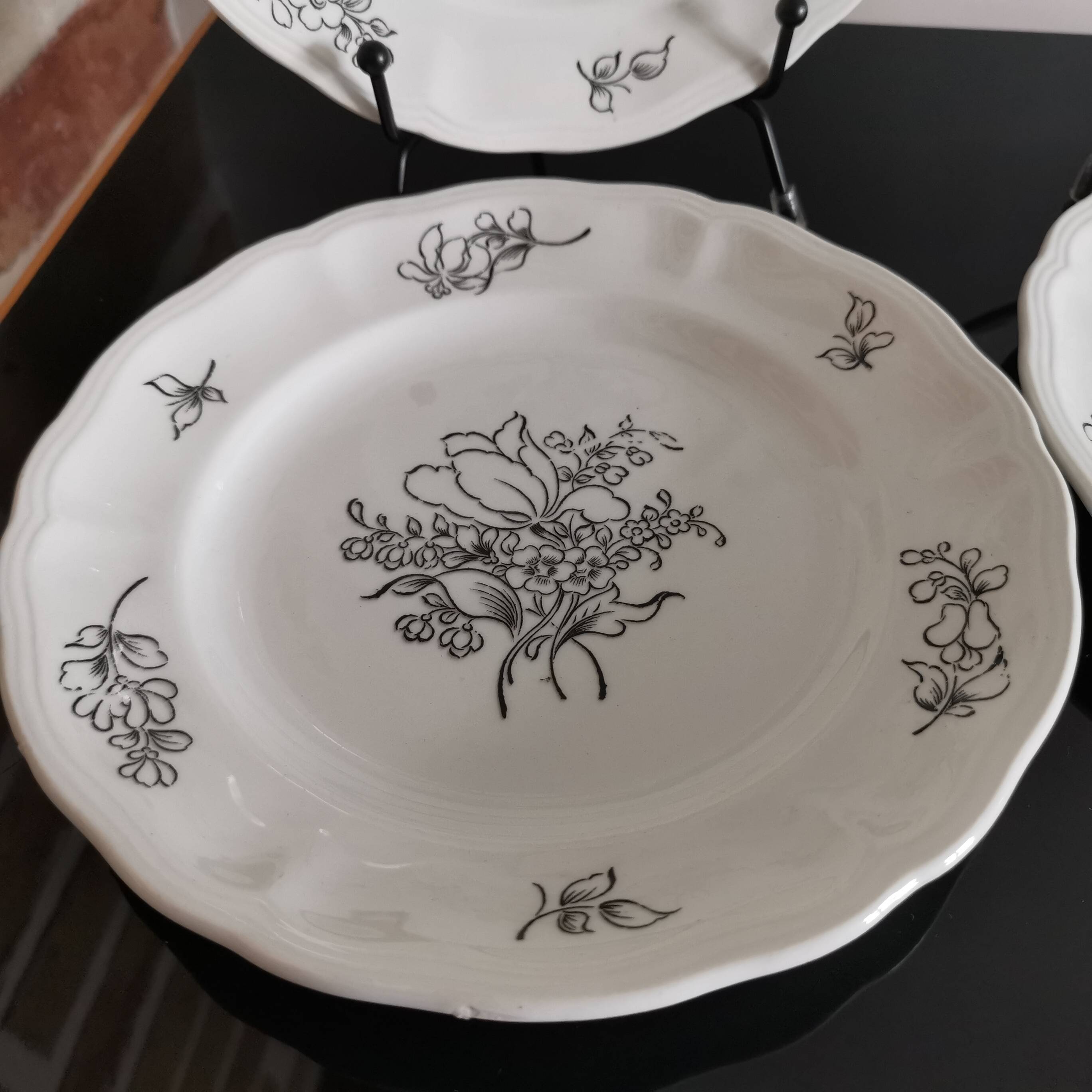 Dessert plates in half Luneville porcelain, black decor