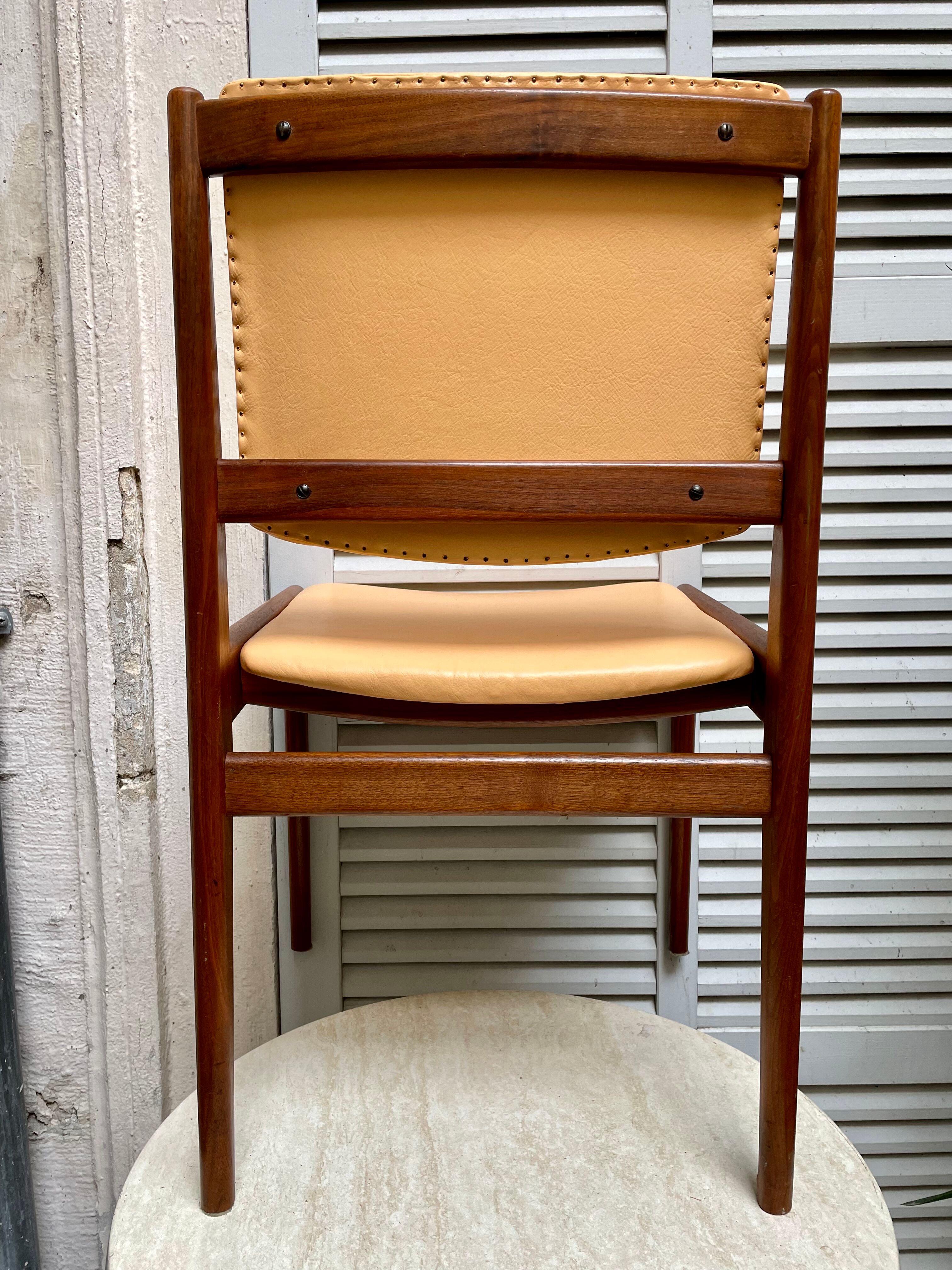 4 chaises de salle à manger