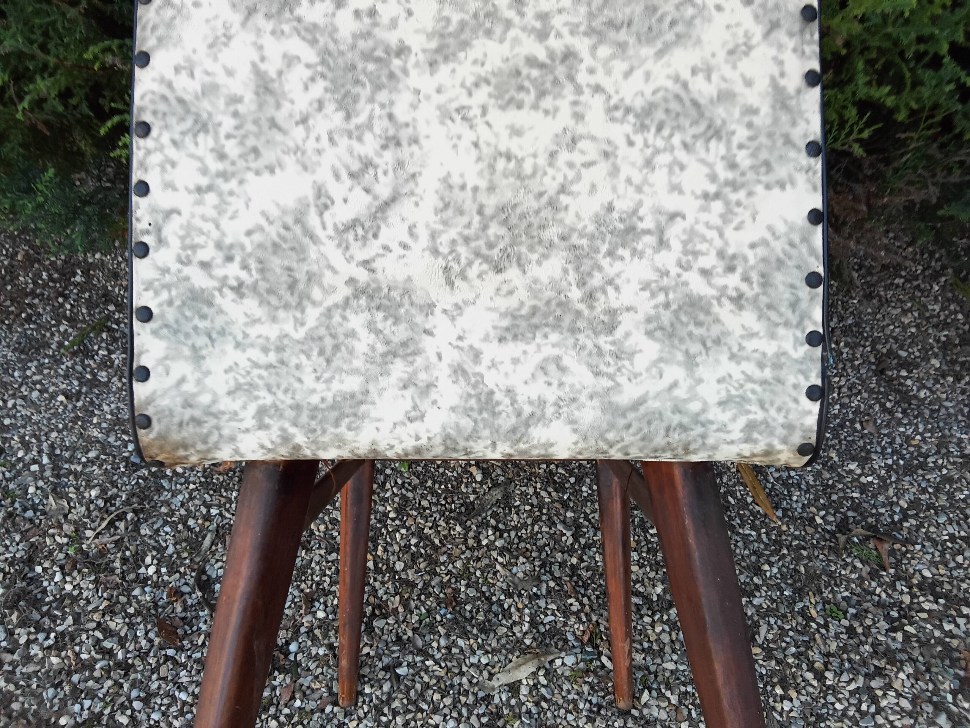 Chaise vintage pieds compas