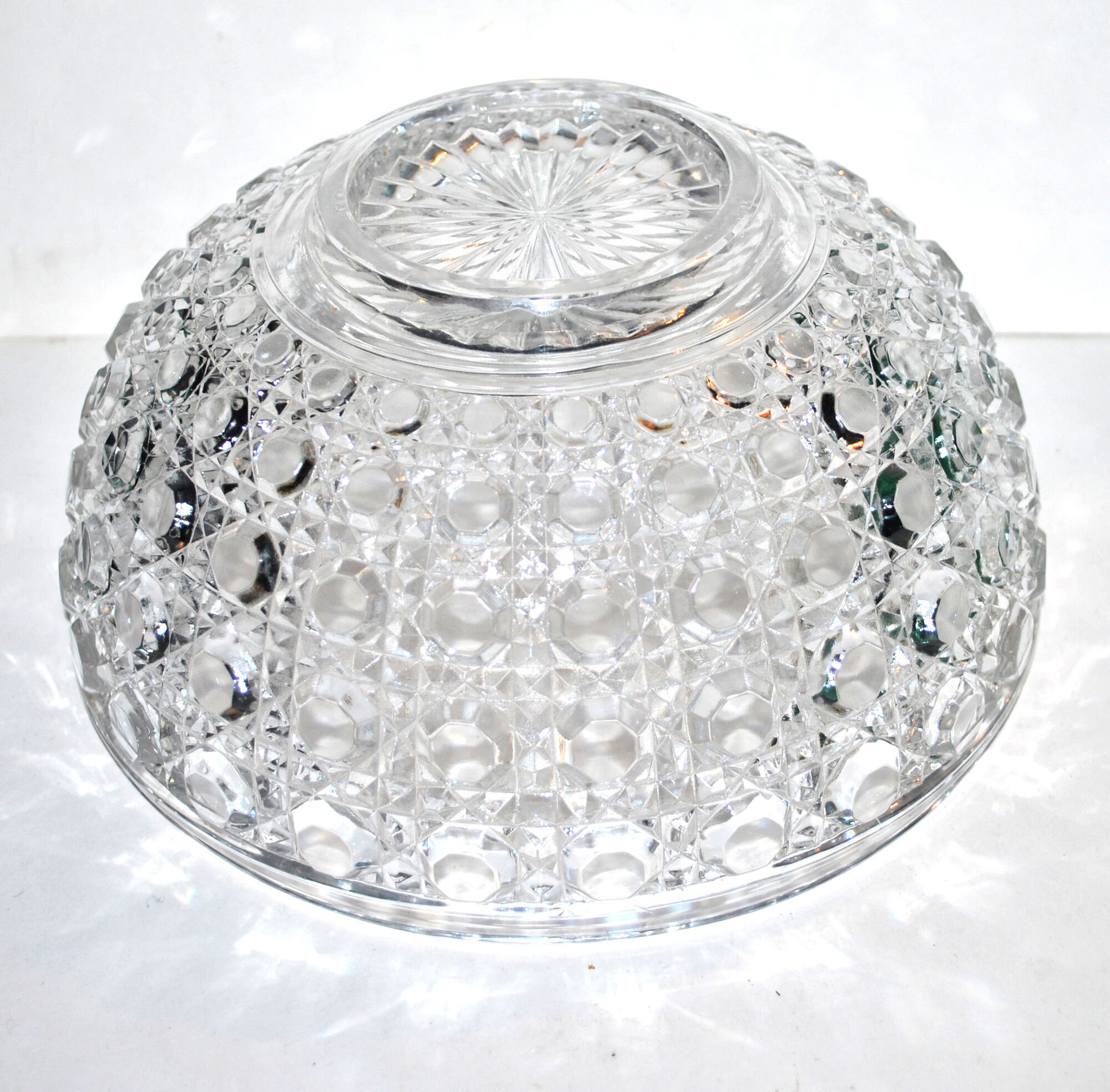 Baccarat moulded crystal salad signed diamants pierreries 23cm
