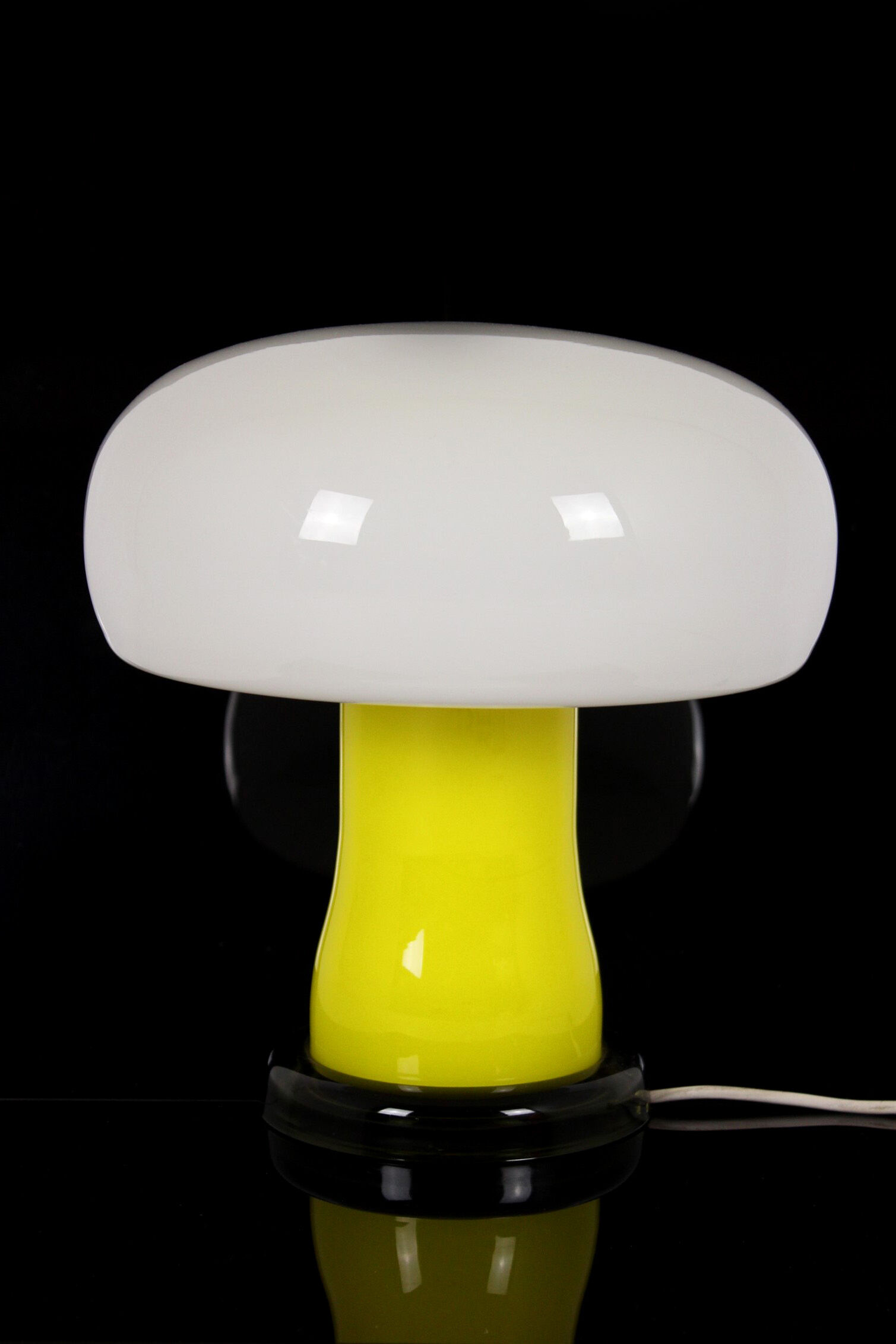 Glass mushroom table lamp from VEB Görlitz, 1970