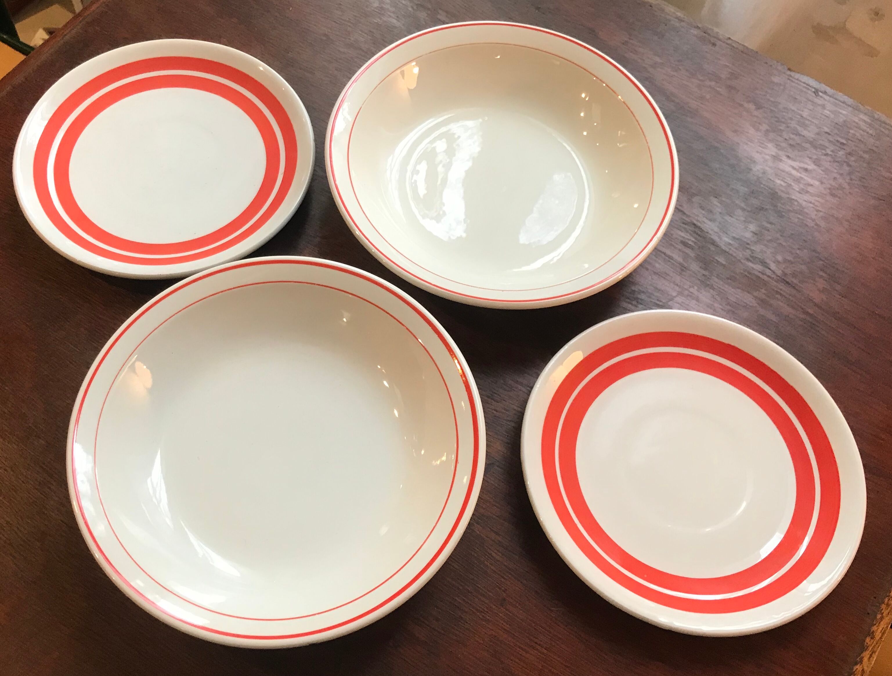 Series of 4 plates