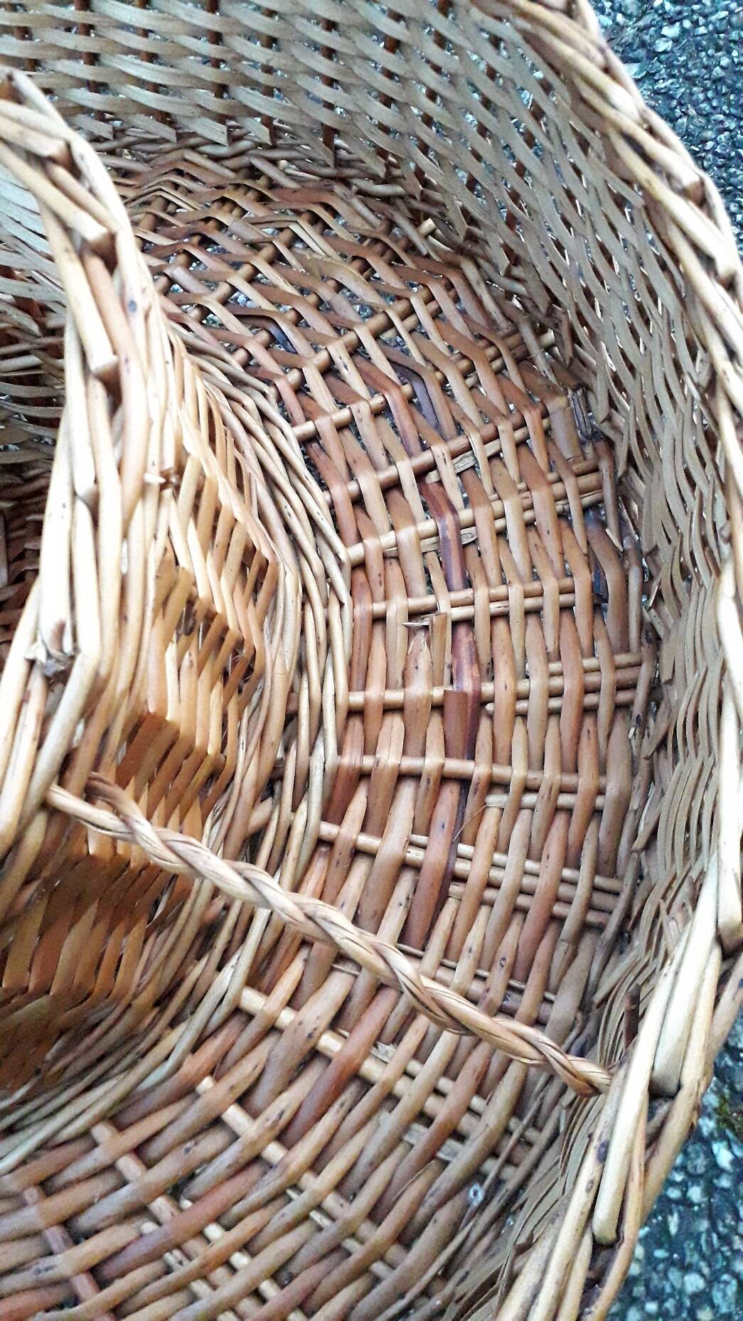 Wicker bottle holder bar basket