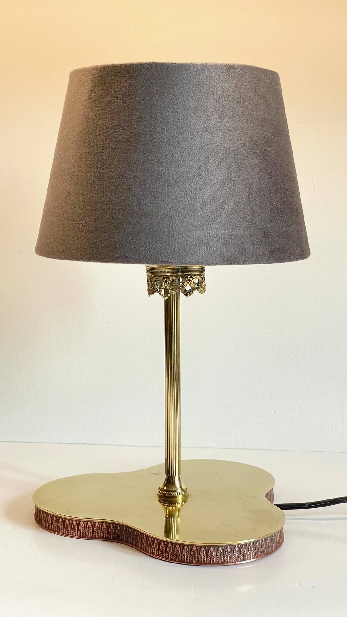 Solid brass vintage clover lamp