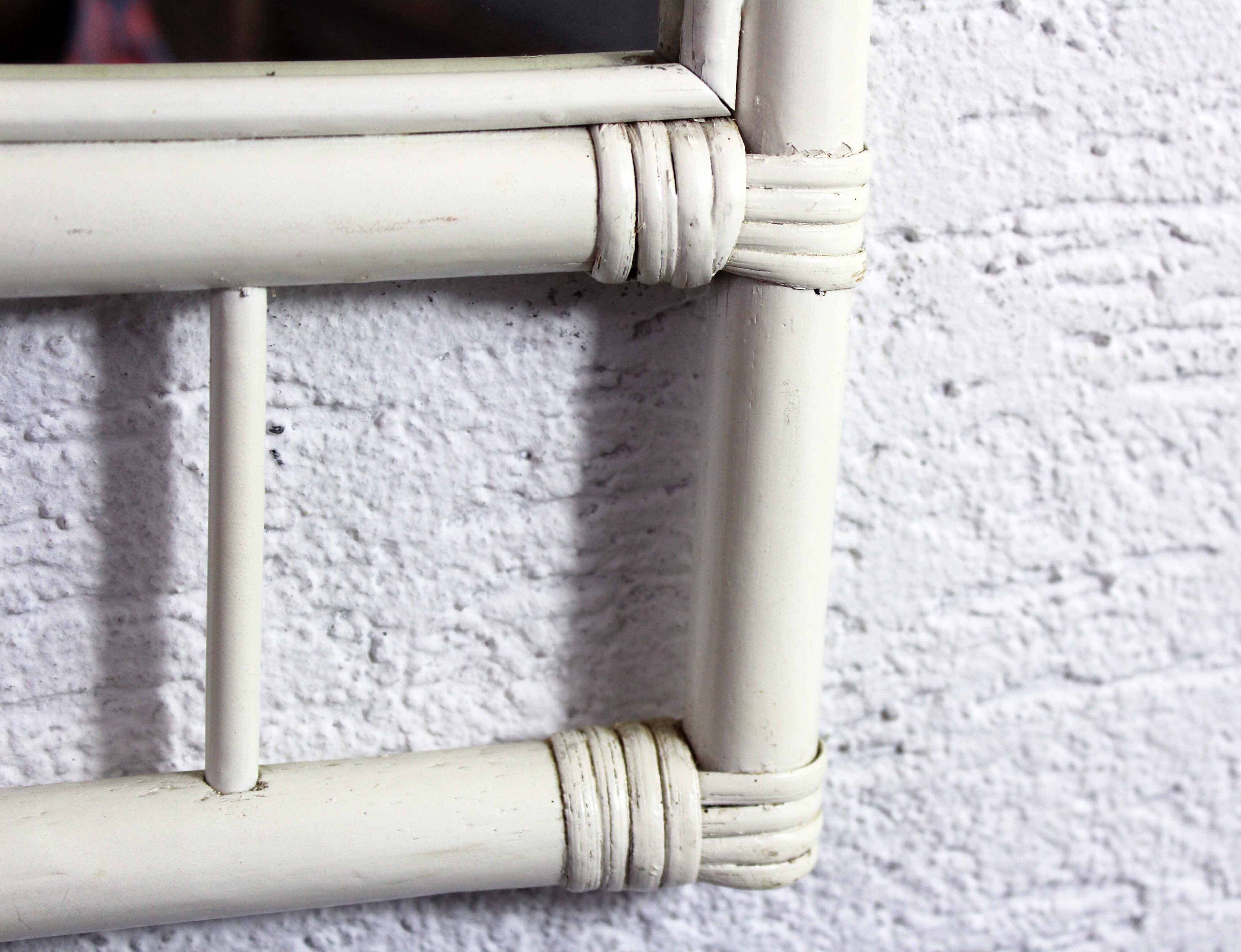 Miroir vintage en rotin