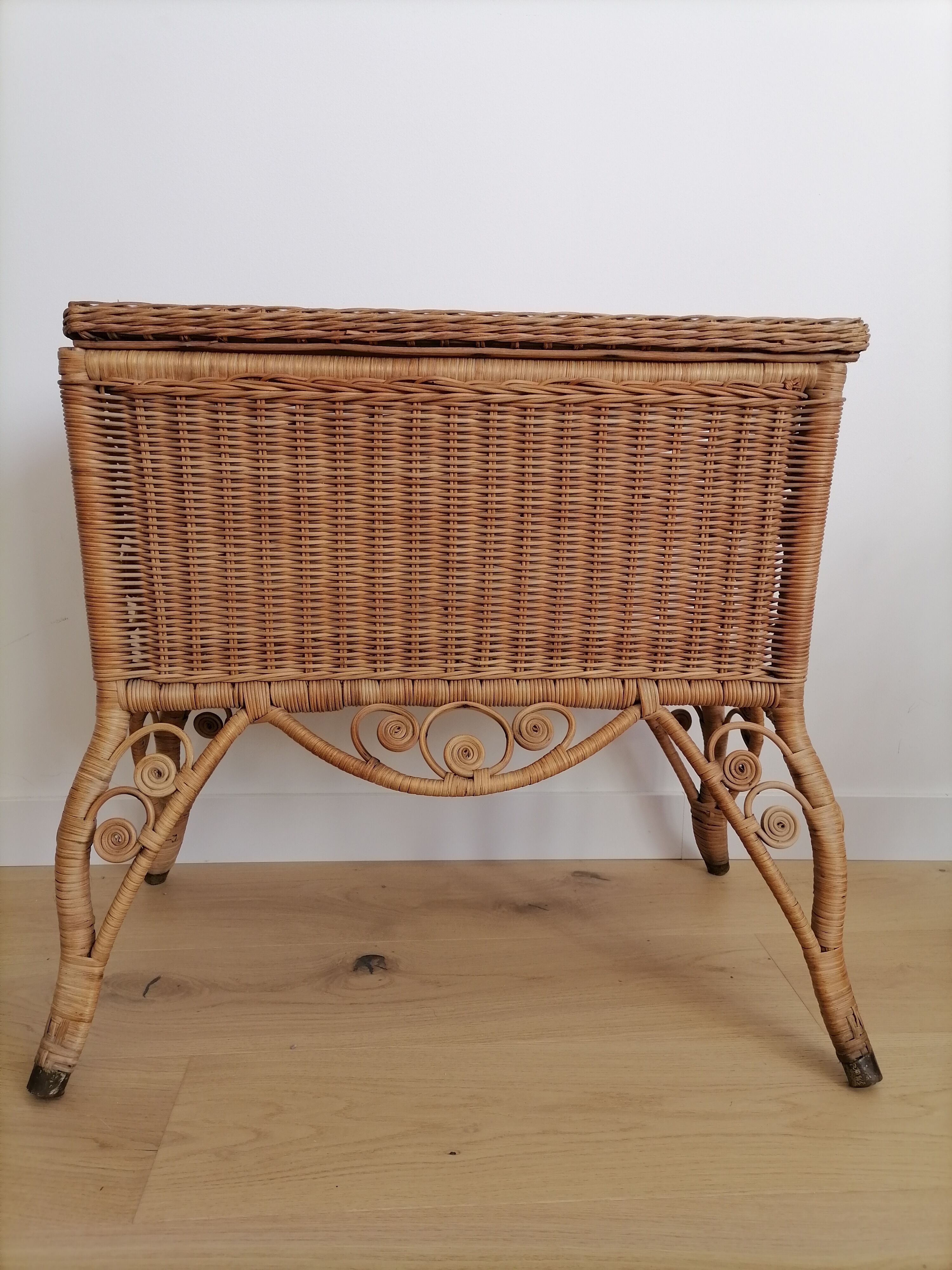 Vintage rattan bedside table "peacock"