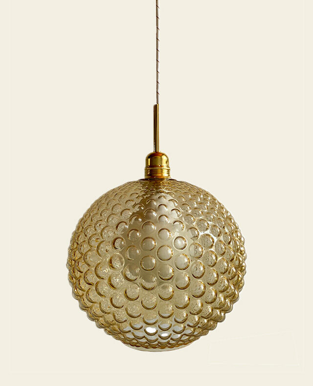 Amber bubble globe suspension