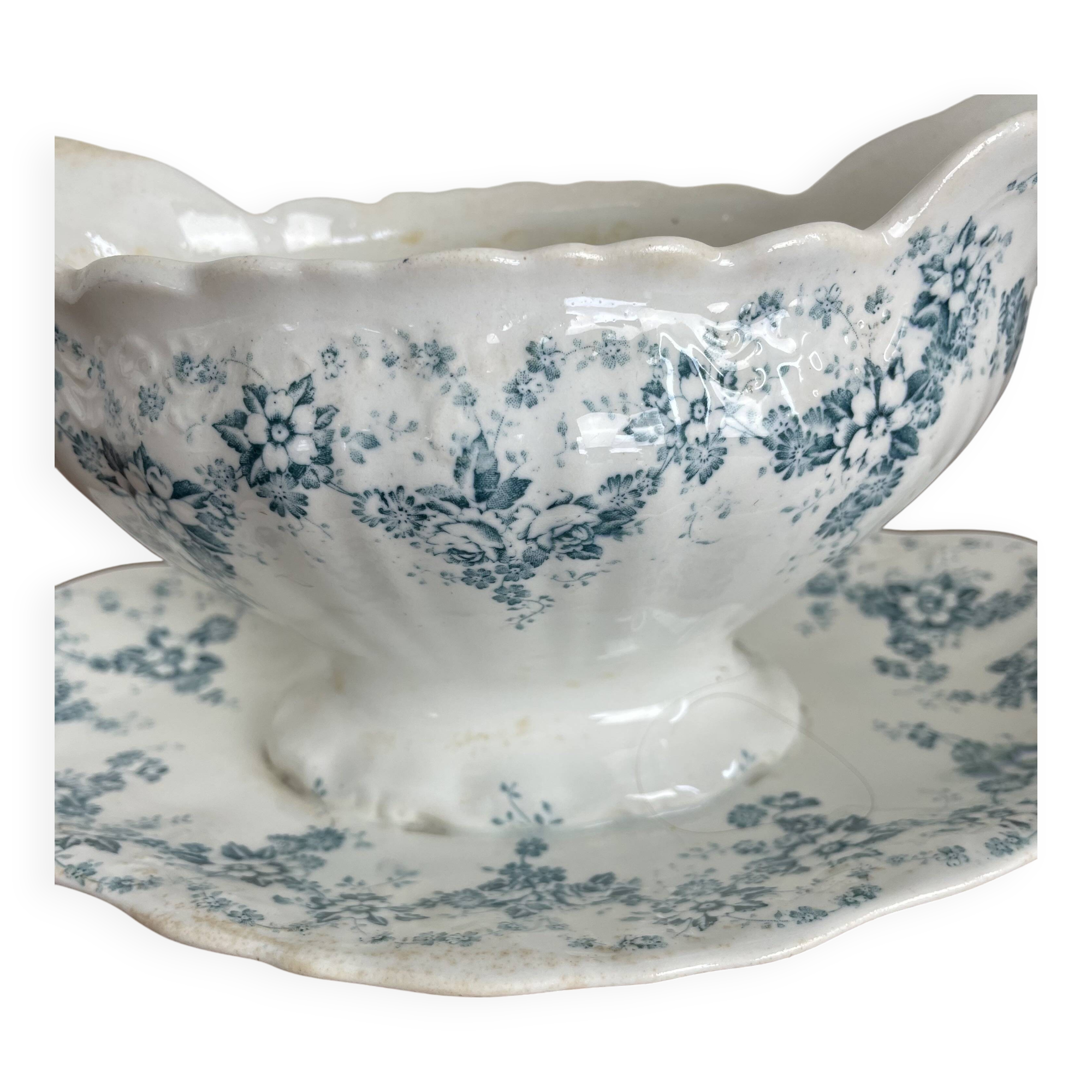 Maastricht earthenware sauce boat, Clara model