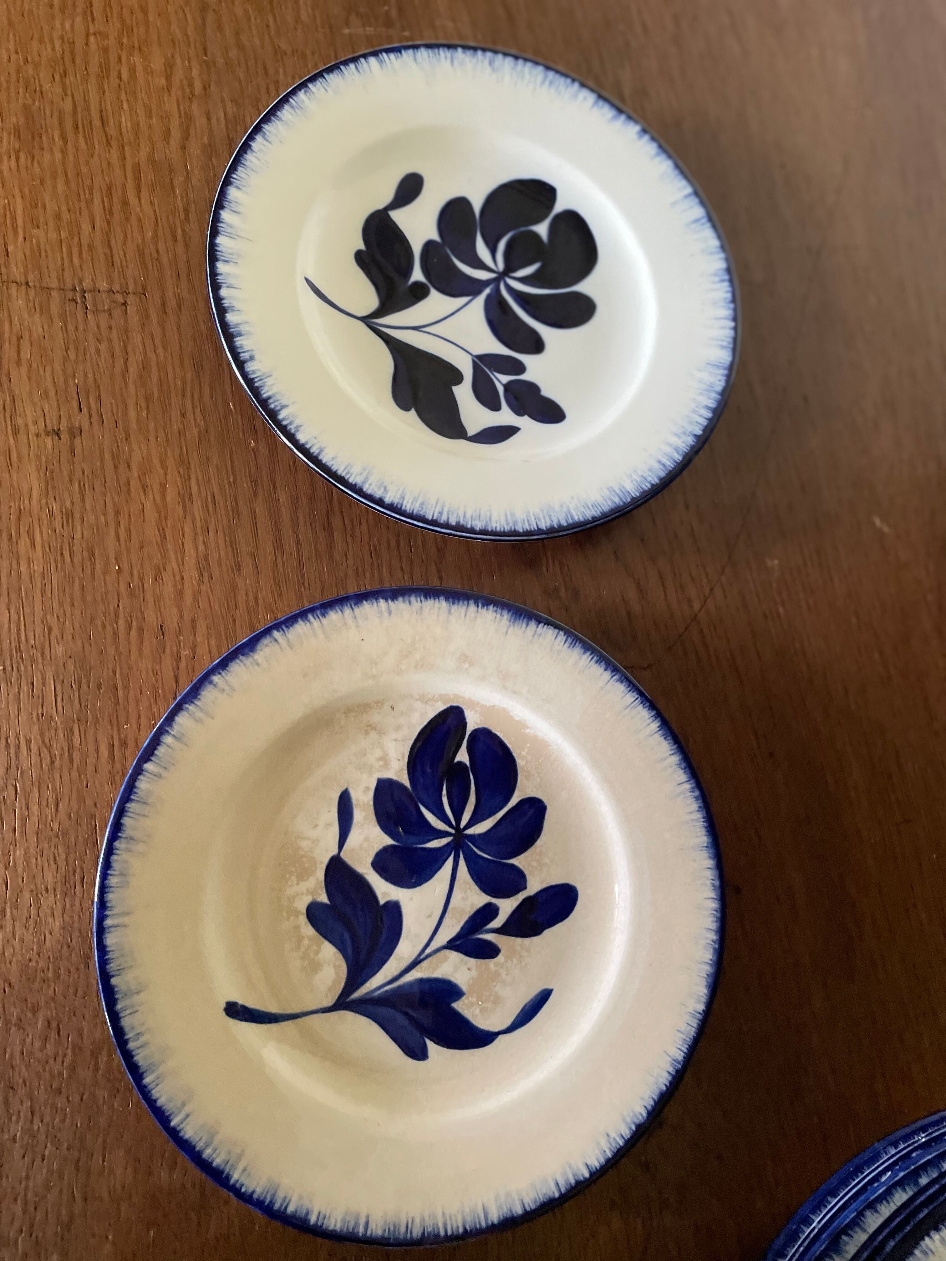 Plates model thebes salins iron earth