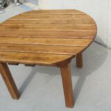 Garden table in acacia