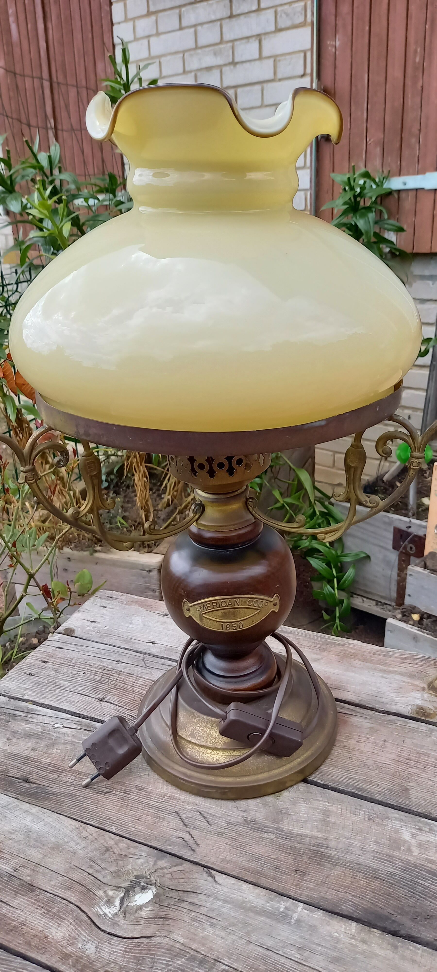 Table lamp American coop 1850