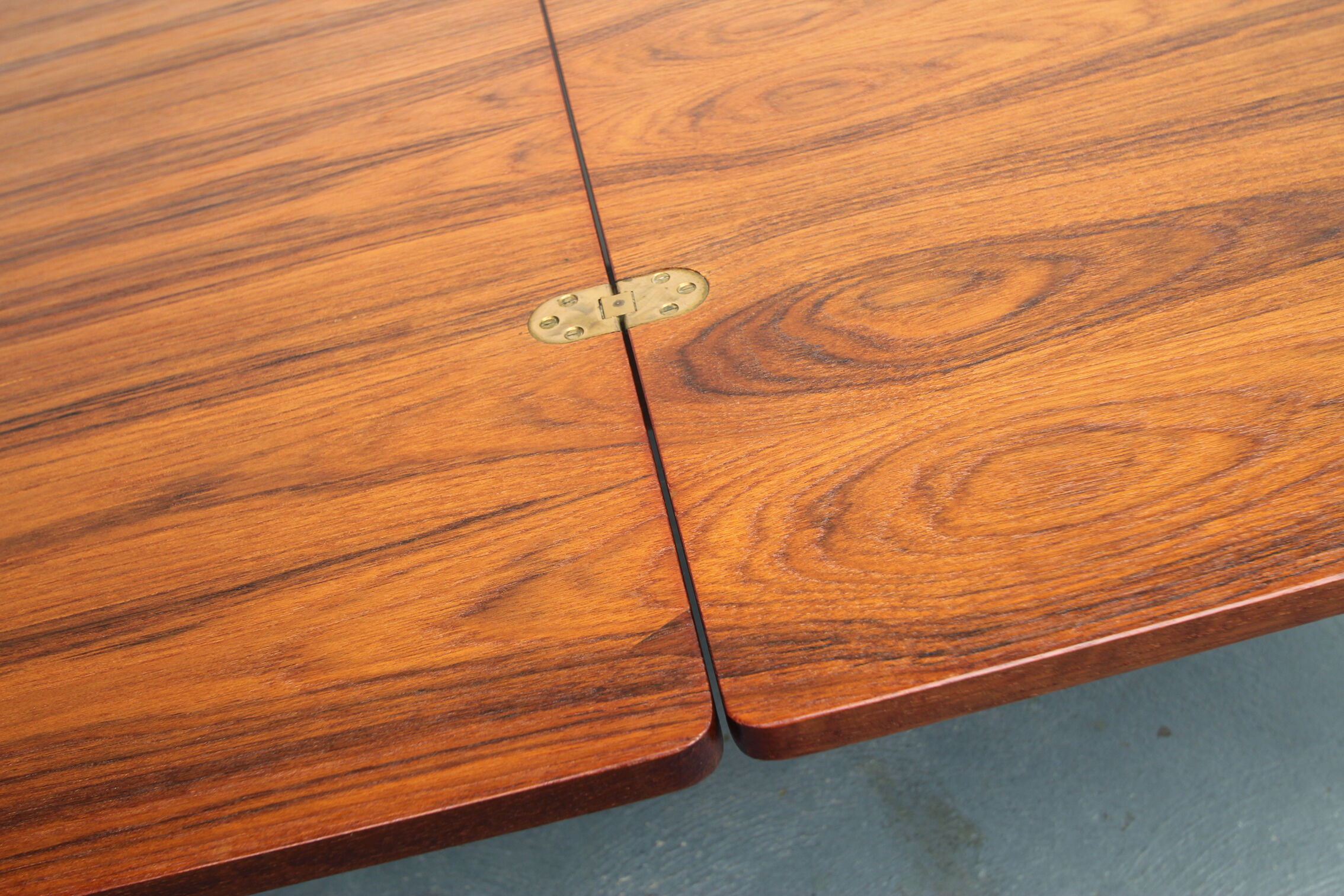 1960s diningtable in teak and oak