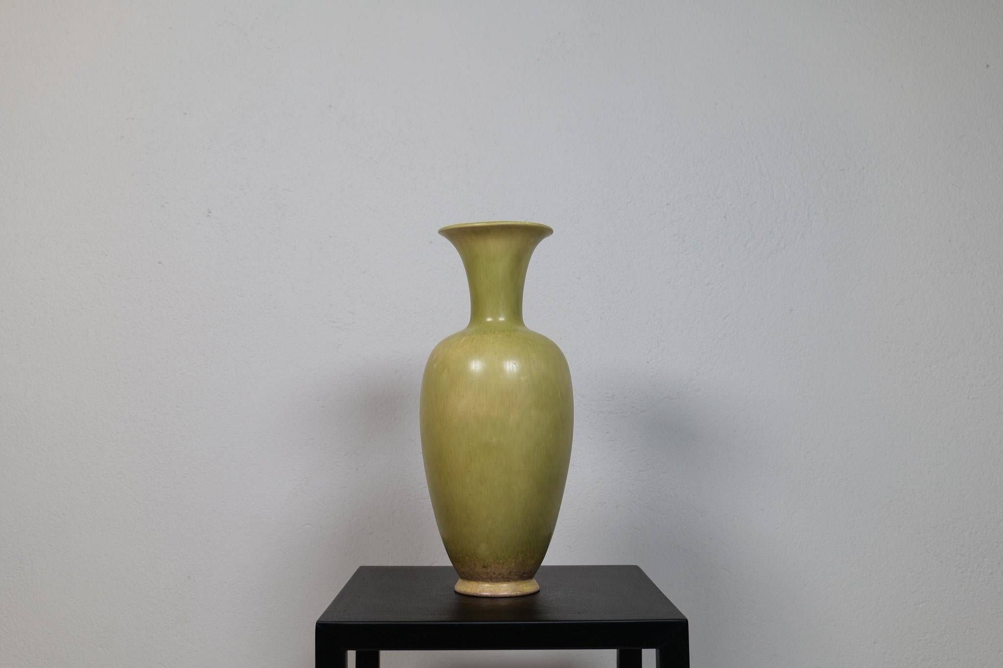 Modern mid-century vase by Rörstrand, designed by Gunnar Nylund, Sweden, 1950s.