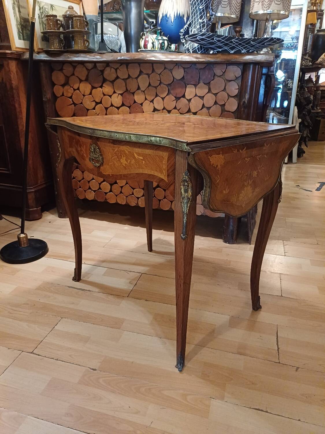 Table, drop-leaf desk "fully marquetry, Louis XV style, Period