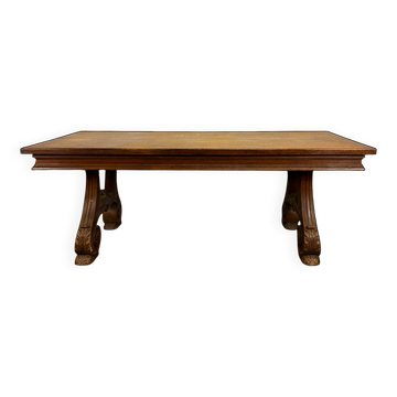 Table de salle à manger de style Renaissance en chêne piètement lyre