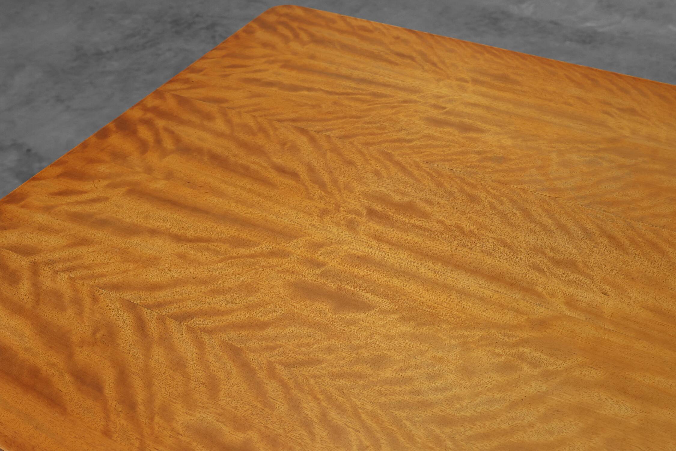 Art Deco Birch‑Veneered Side Table with Drawer, France 1920s