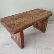 Petit banc rustique en bois