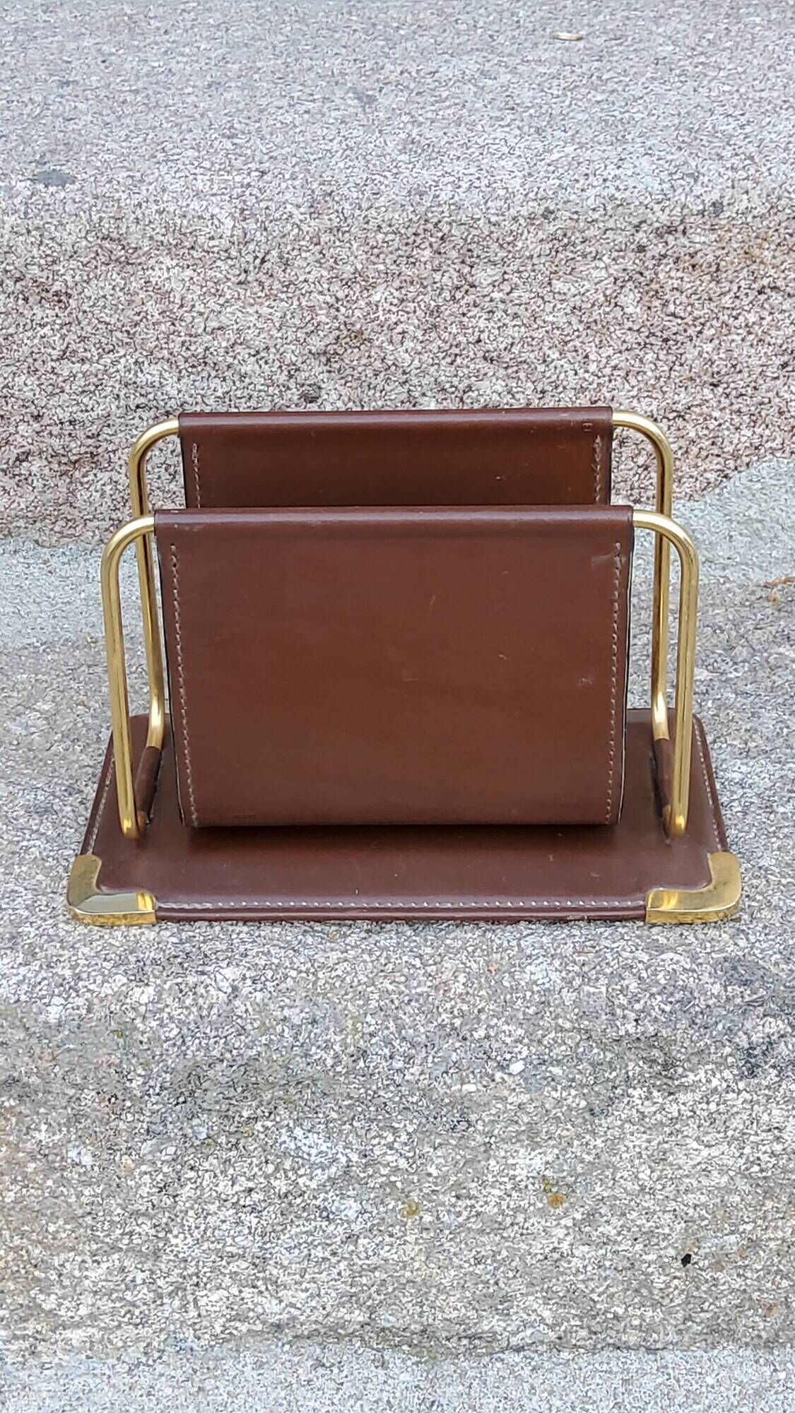 Letter holder in Havana leather and gold metal Longchamp from the 70s